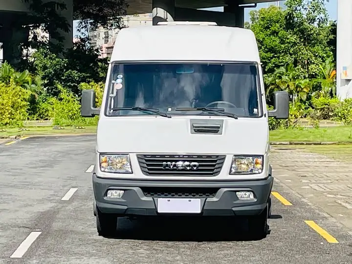 Iveco proud  из Китая