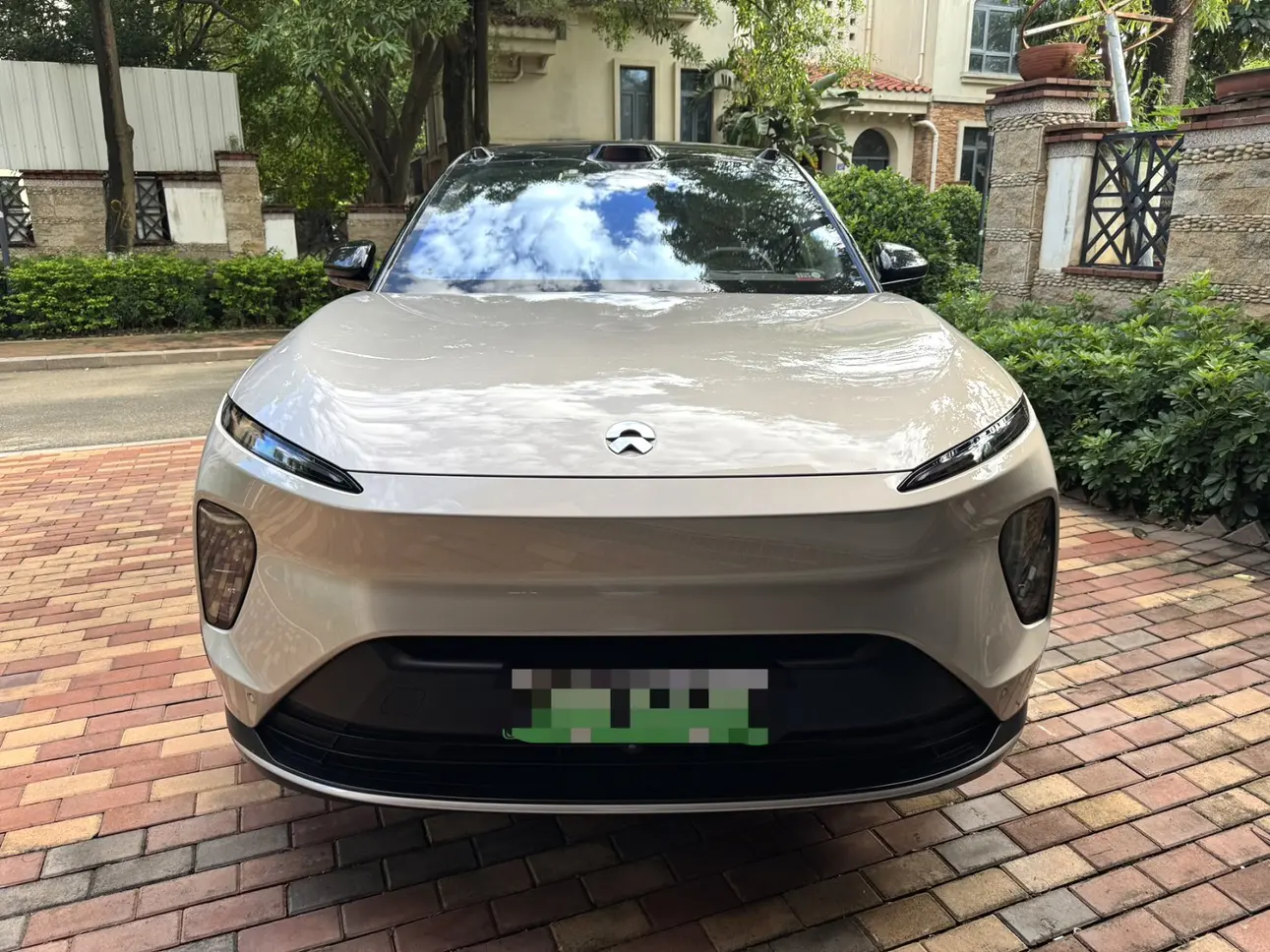 NIO ES8  из Китая