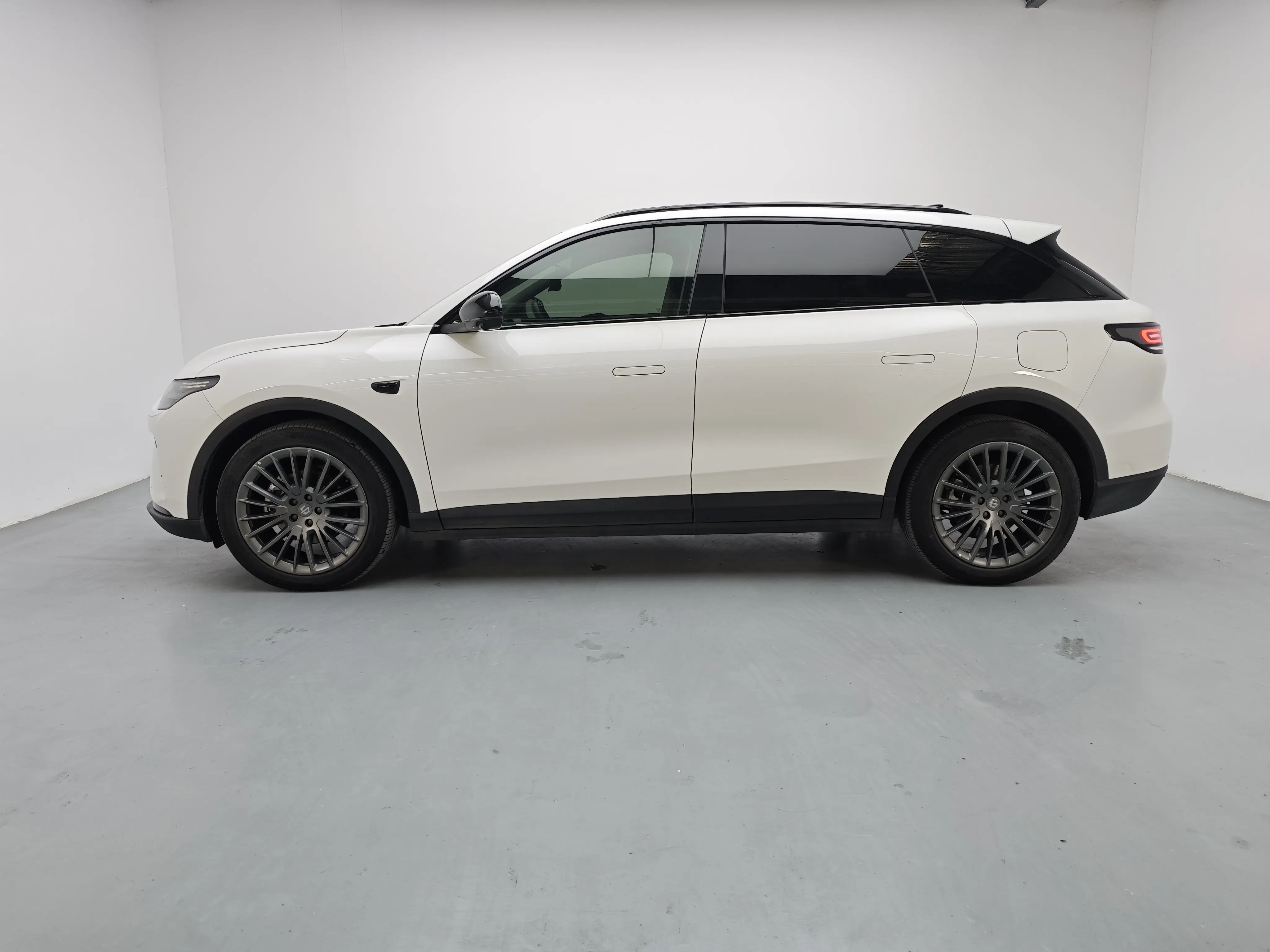 Leapmotor Zero running C11  из Китая