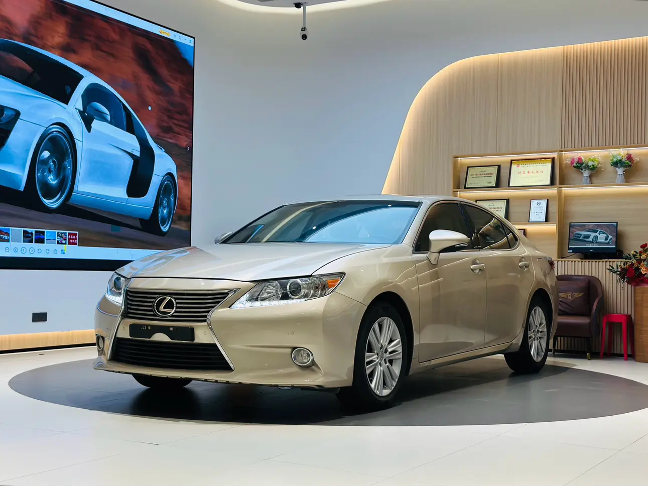 Lexus ES  из Китая