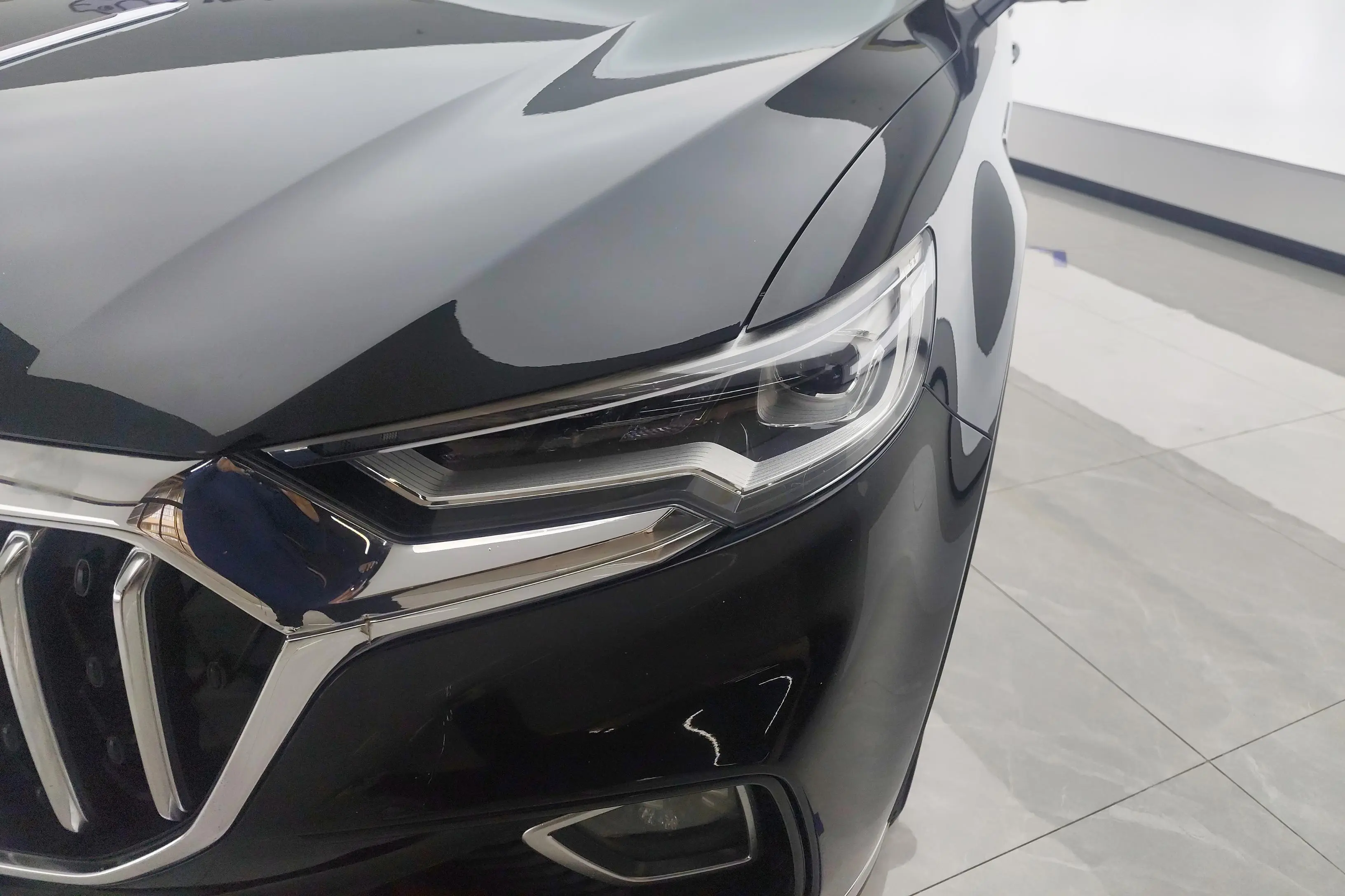 Hongqi HS5  из Китая