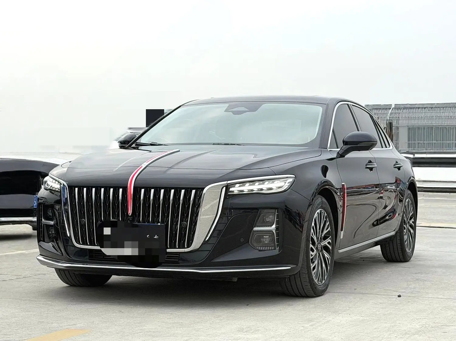 Hongqi H5  из Китая