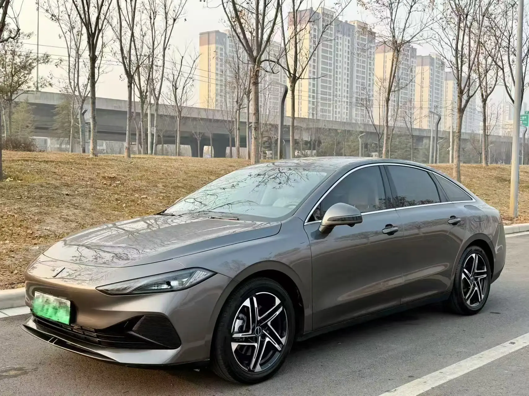 Roewe D7 DMH  из Китая