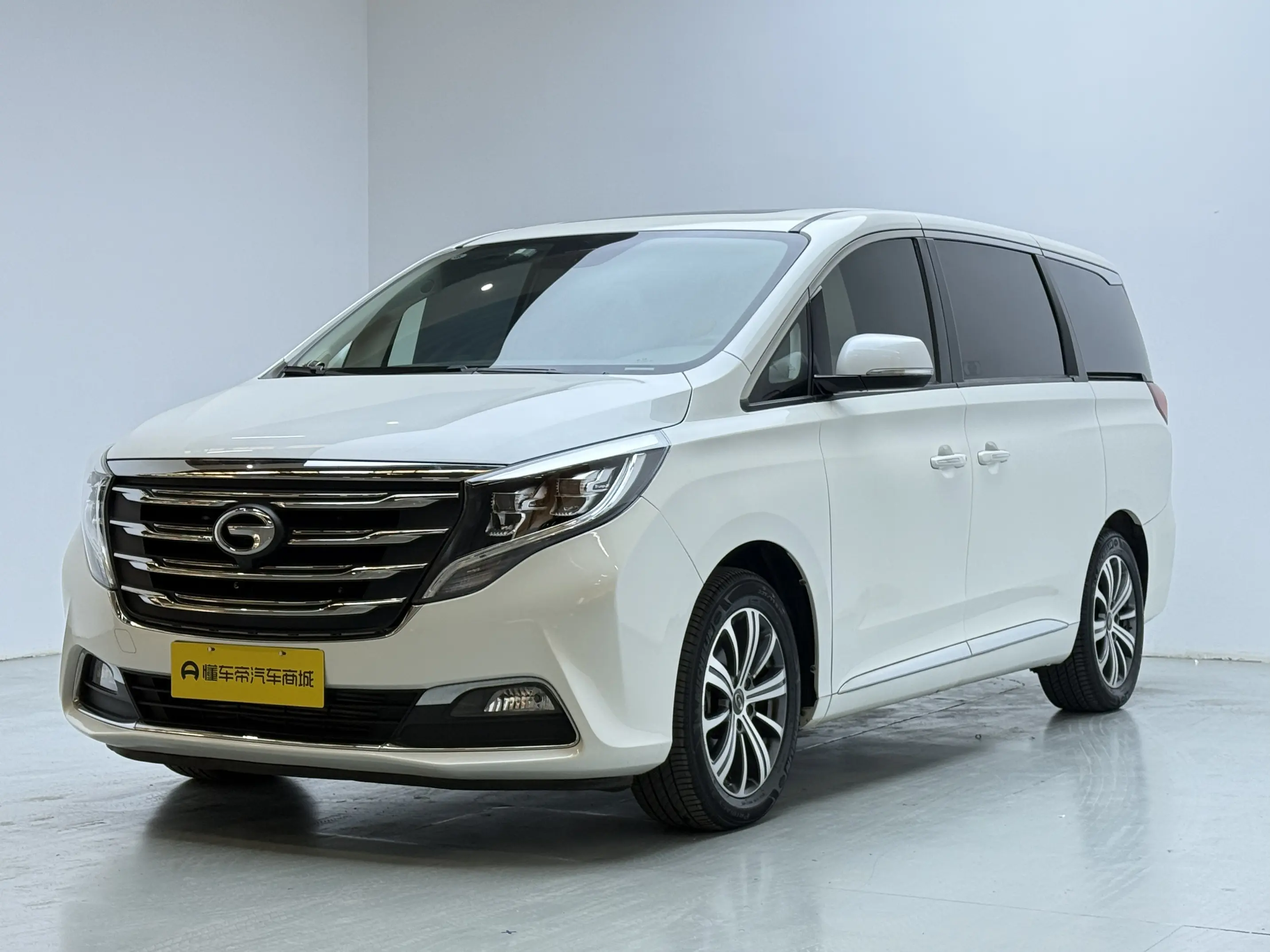 GAC Trumpchi M8  из Китая