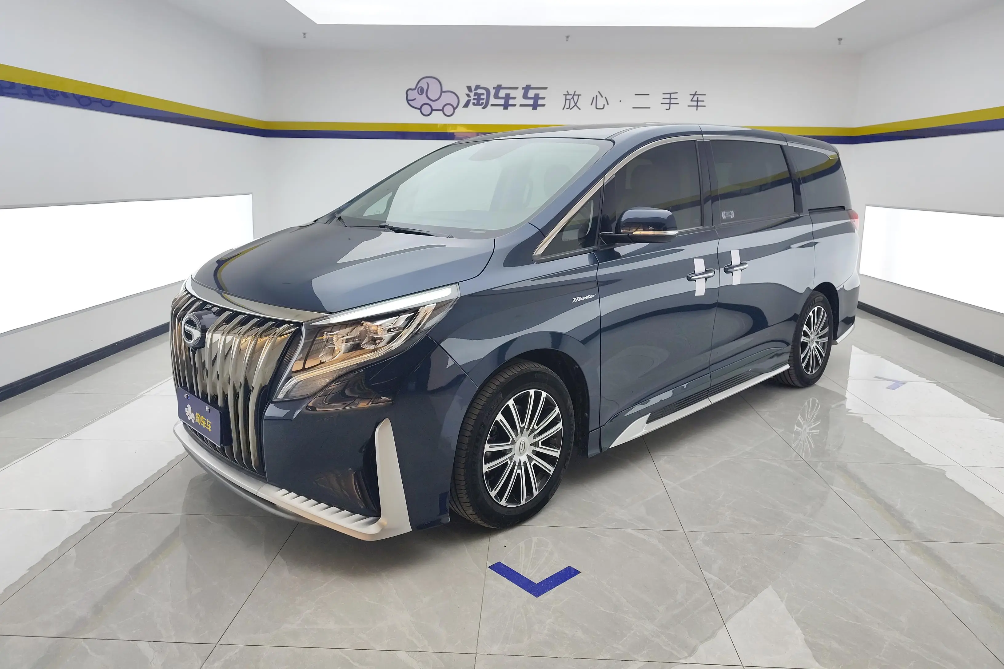 GAC Trumpchi M8  из Китая