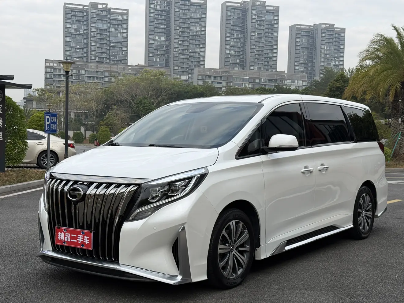 GAC Trumpchi M8  из Китая