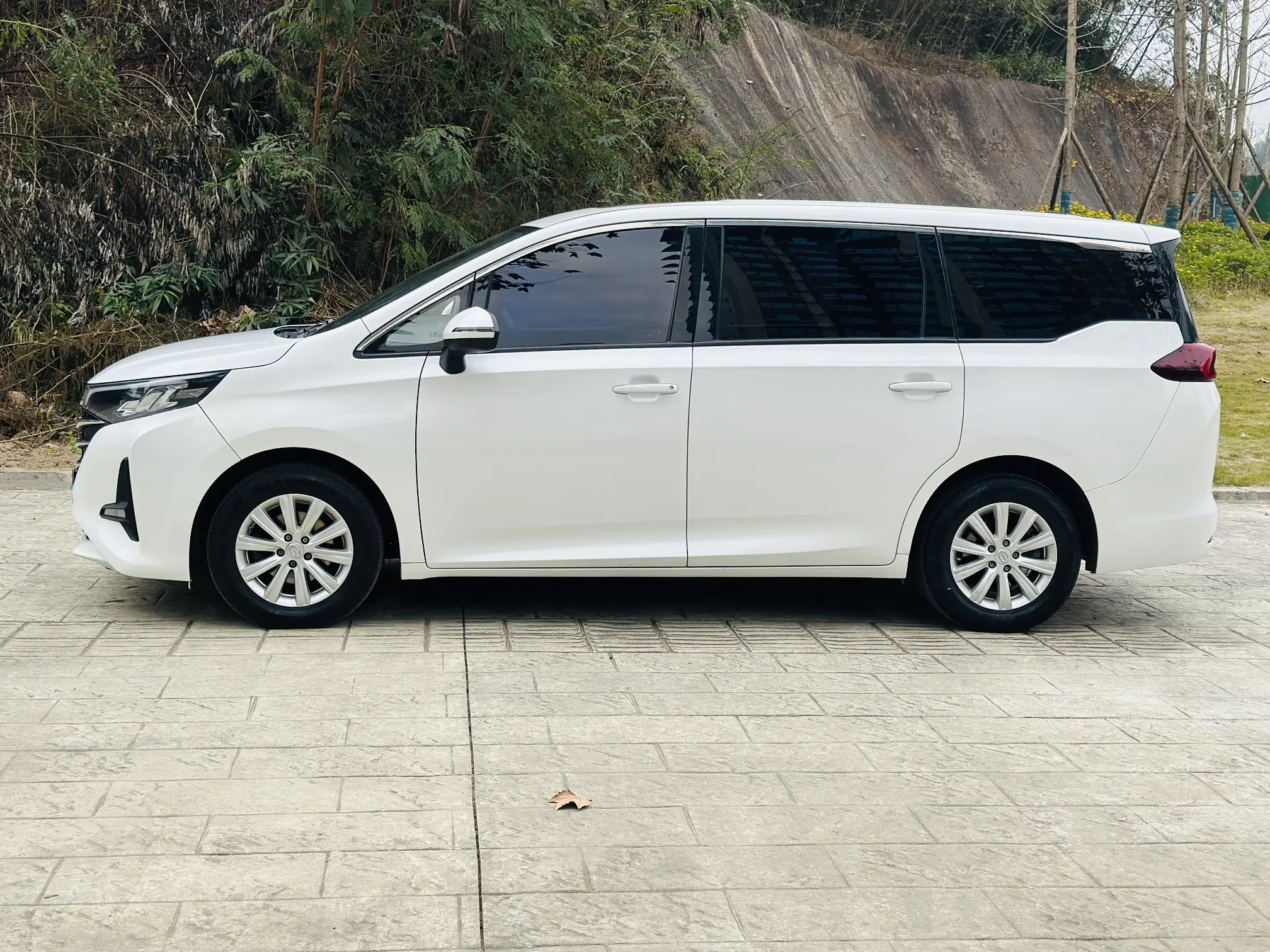 GAC Trumpchi M6  из Китая