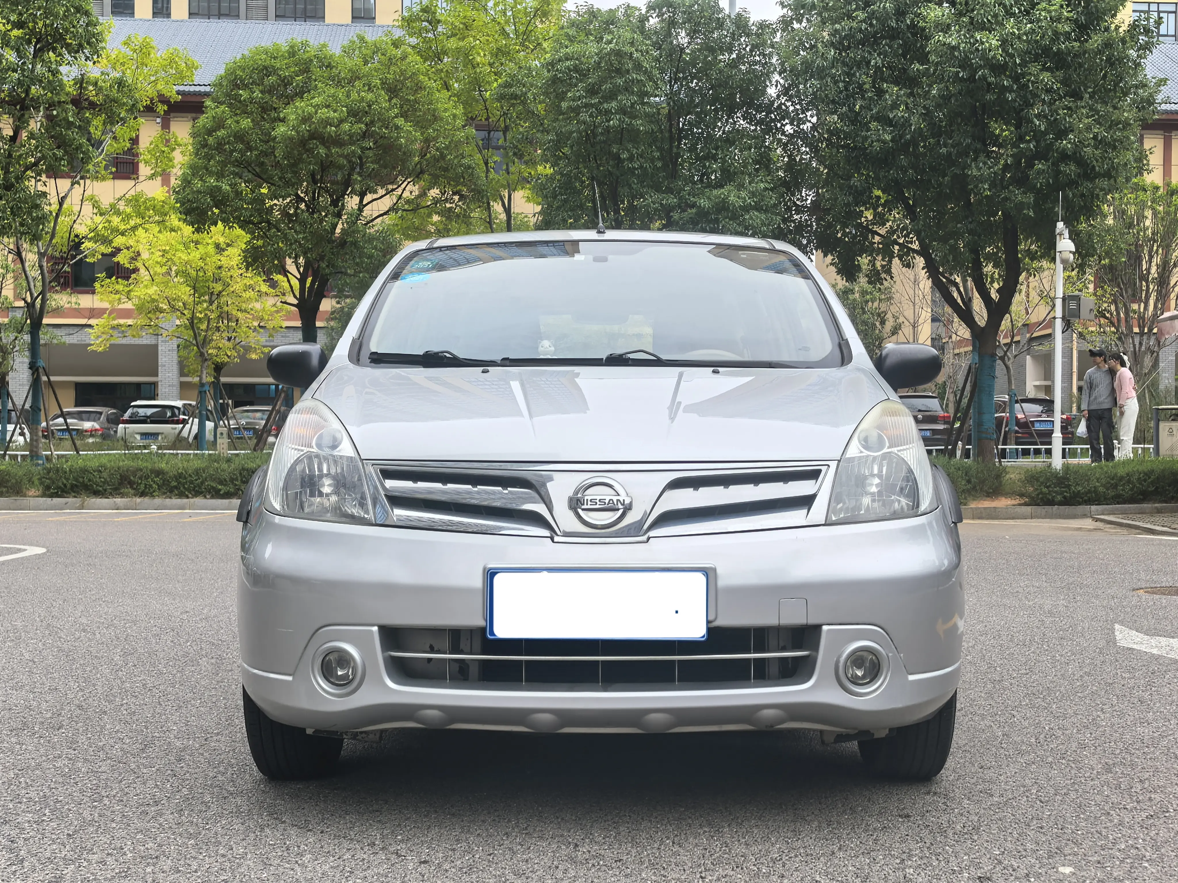 Nissan Li Wei  из Китая