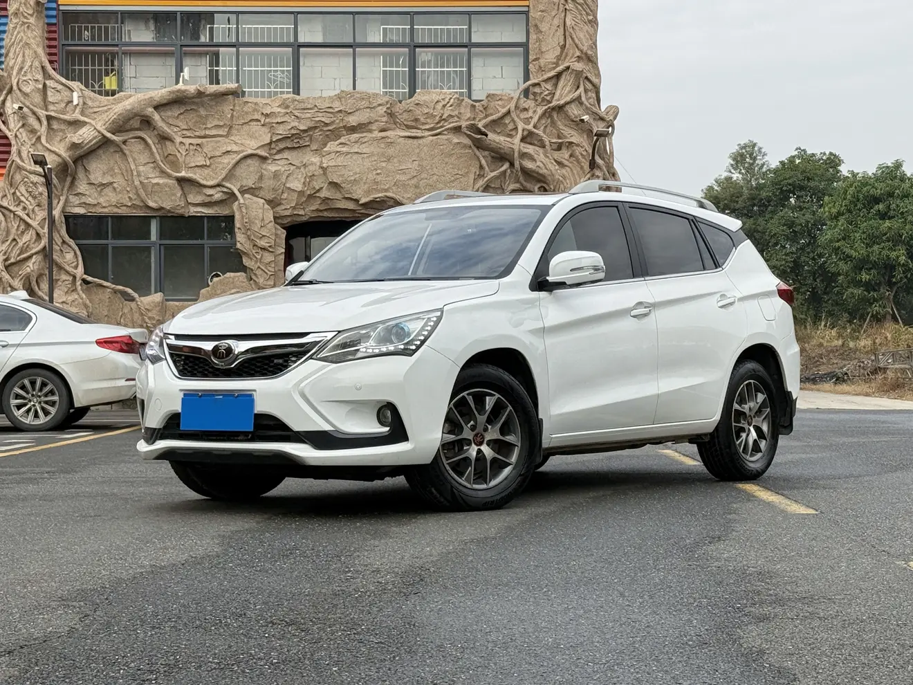 BYD Song  из Китая