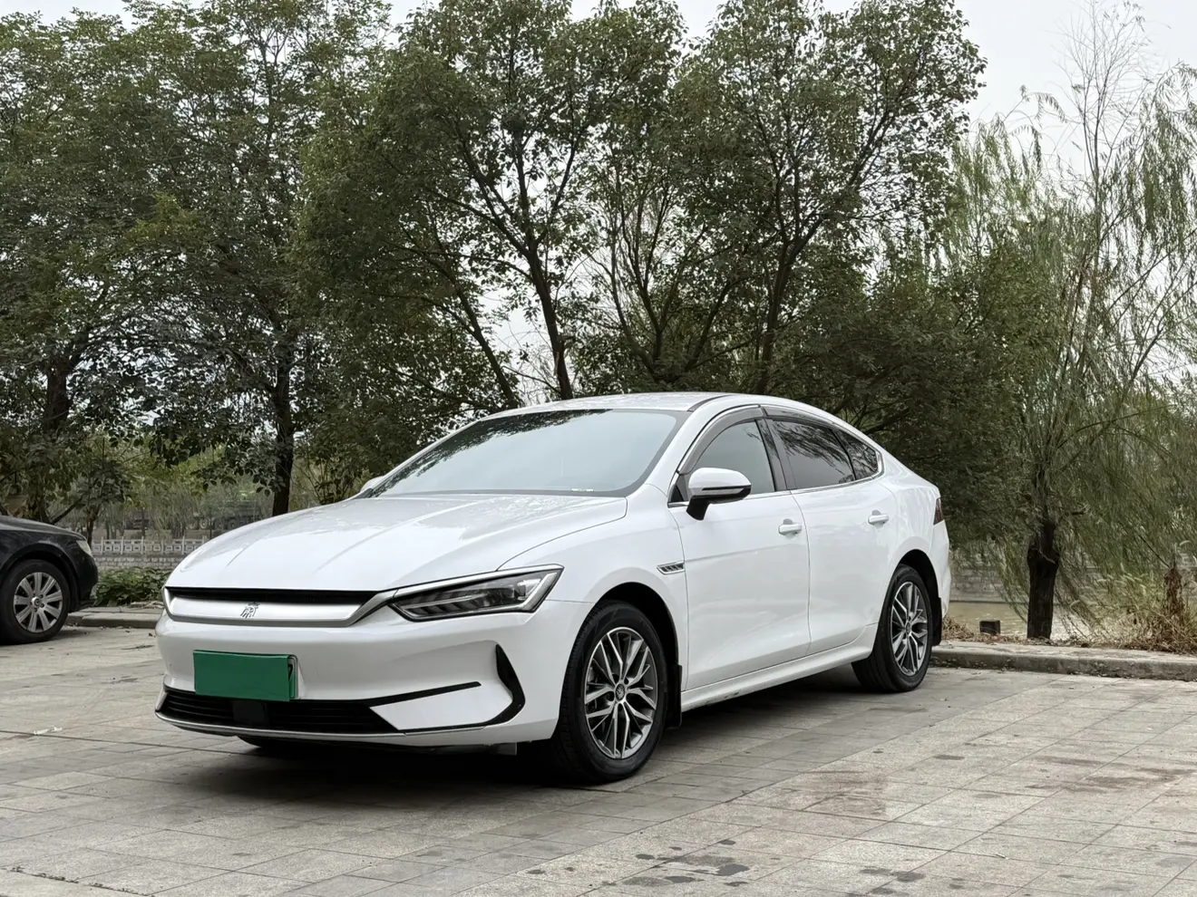 BYD Qin PLUS EV  из Китая