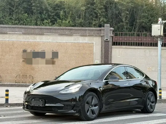 Tesla Model 3  из Китая