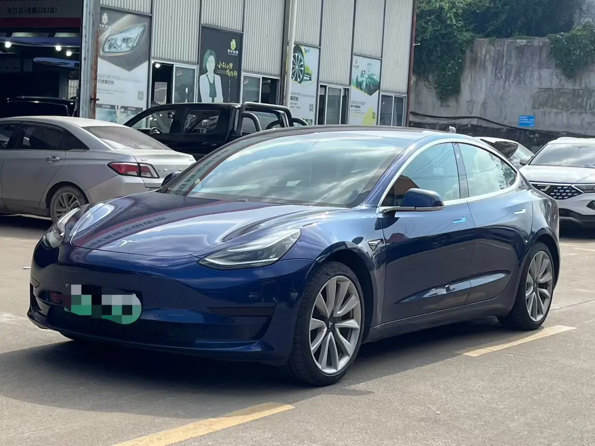 Tesla Model 3  из Китая