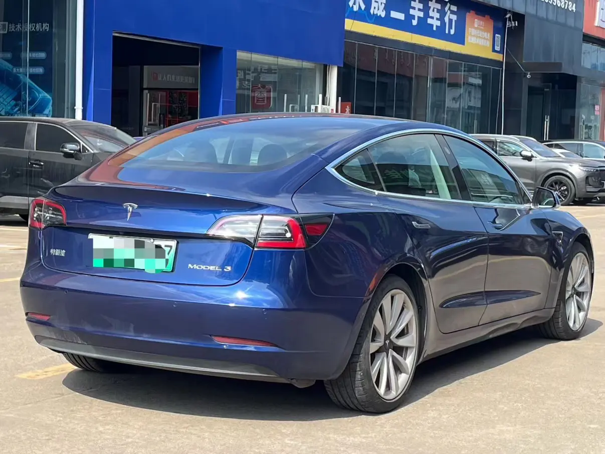 Tesla Model 3  из Китая