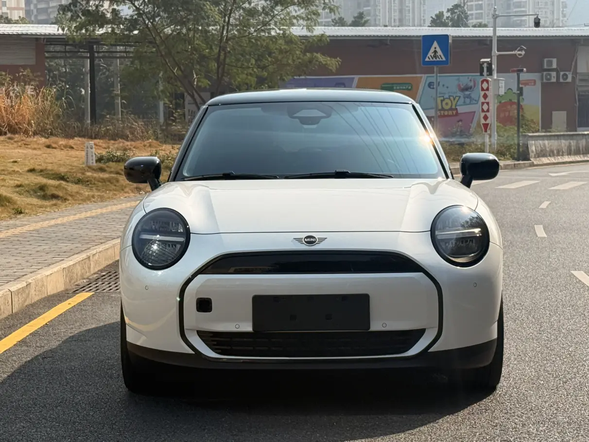MINI ELECTRIC  COOPER  из Китая