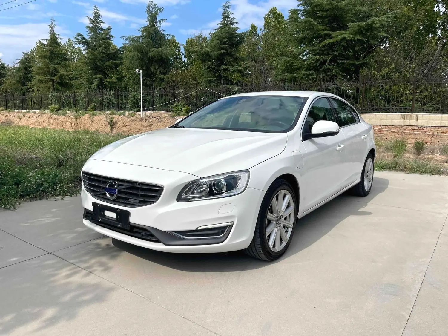 Volvo S60 PHEV  из Китая