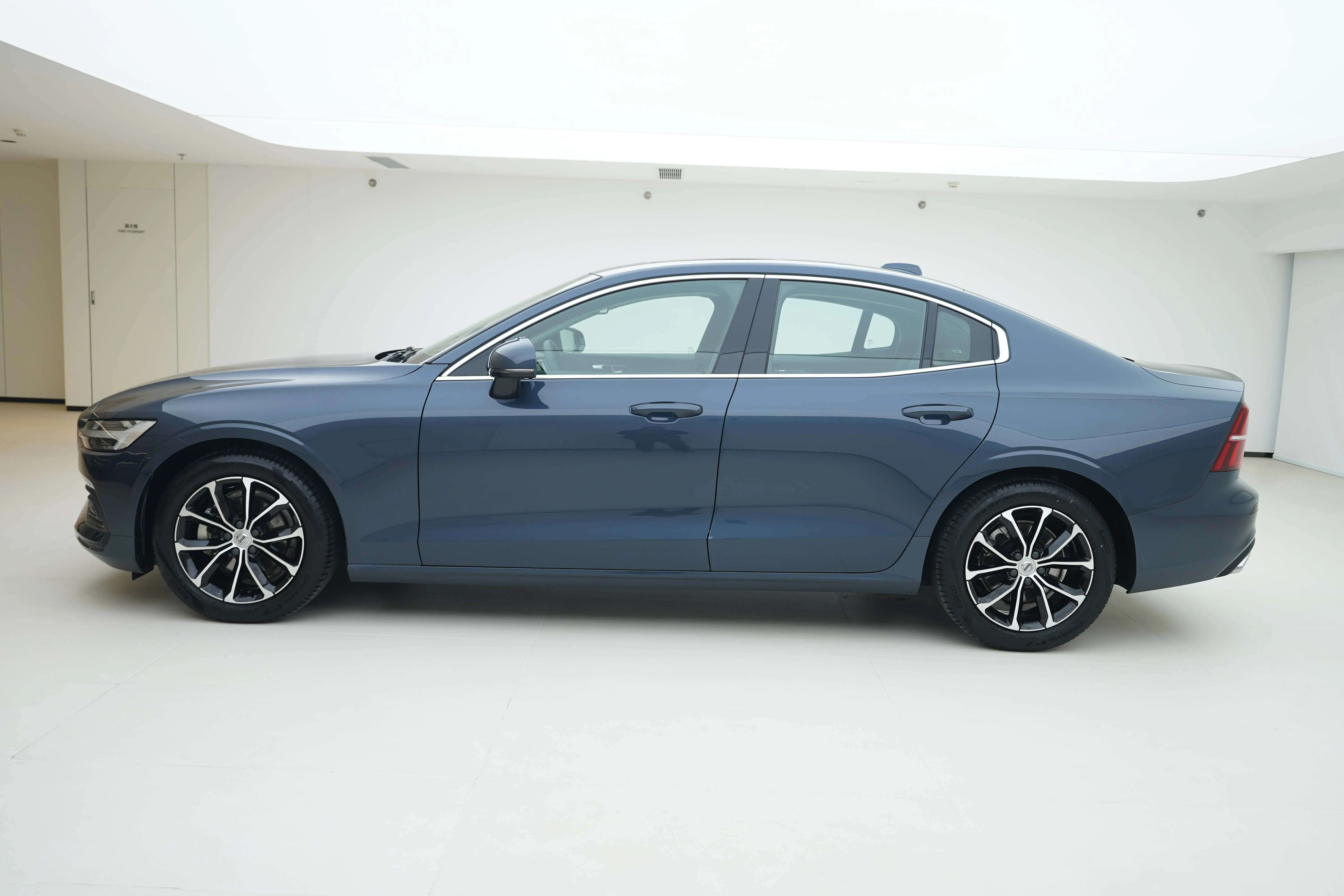 Volvo S60  из Китая