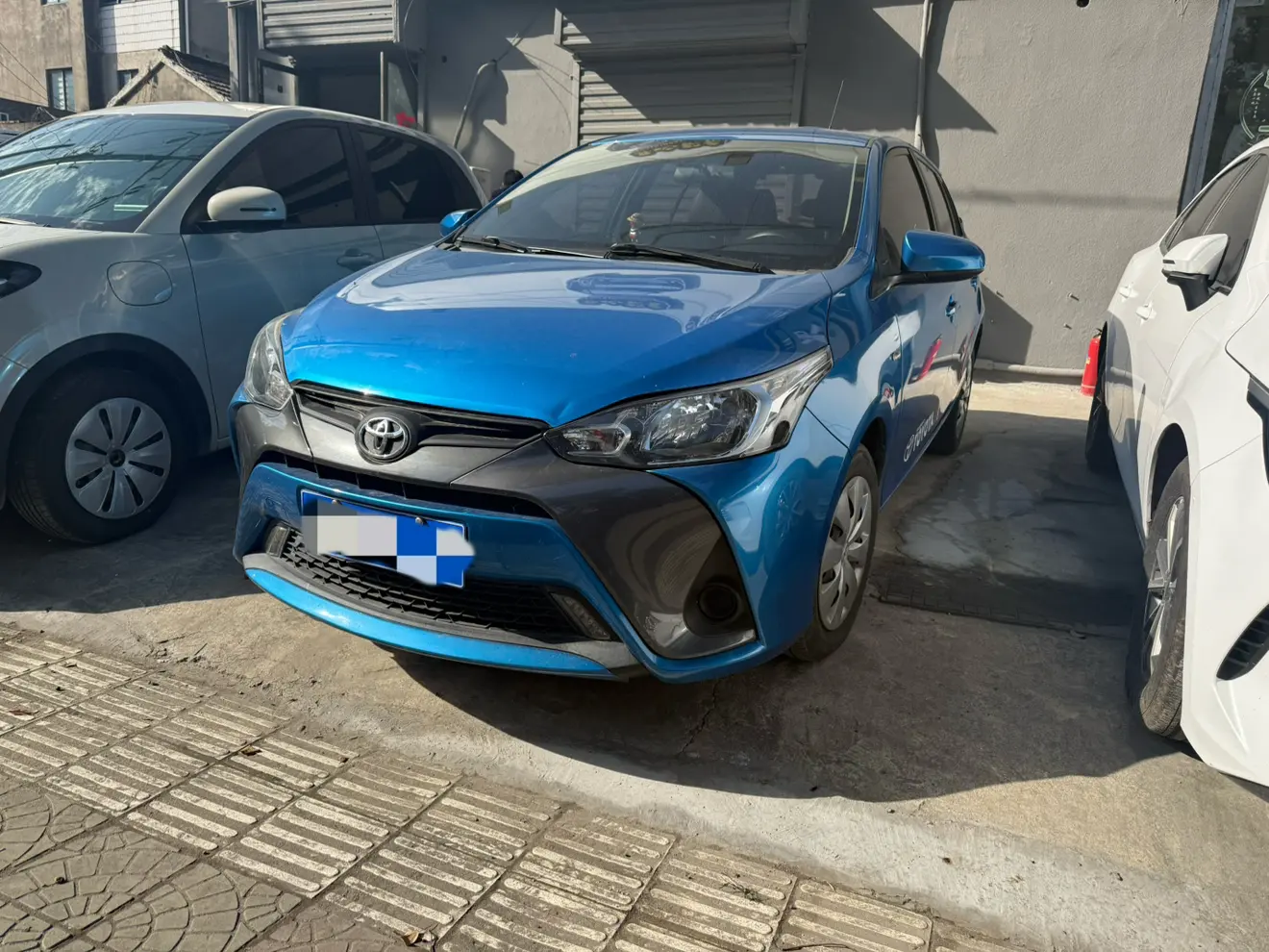 Toyota Yaris L  из Китая