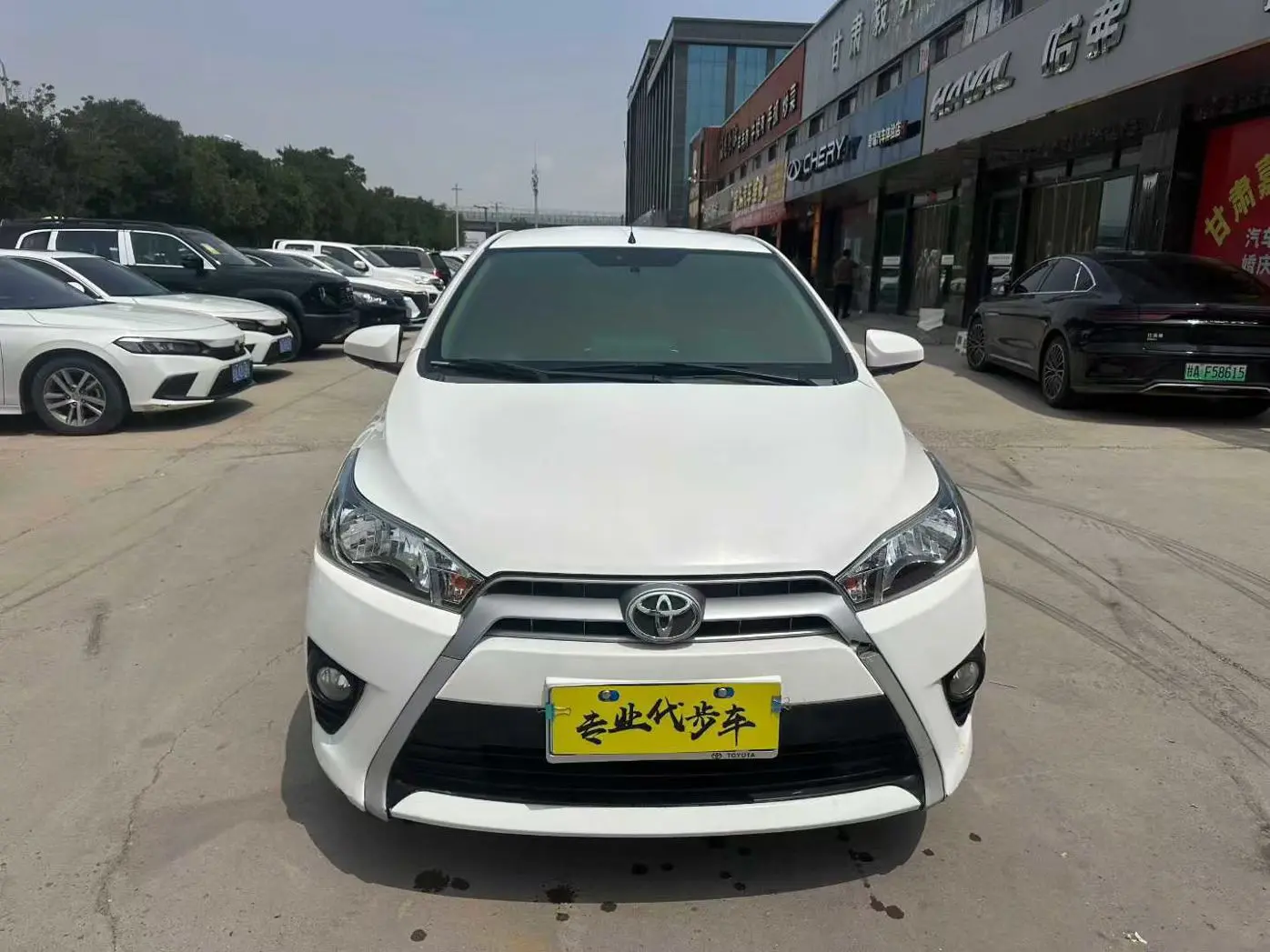 Toyota Yaris L  из Китая