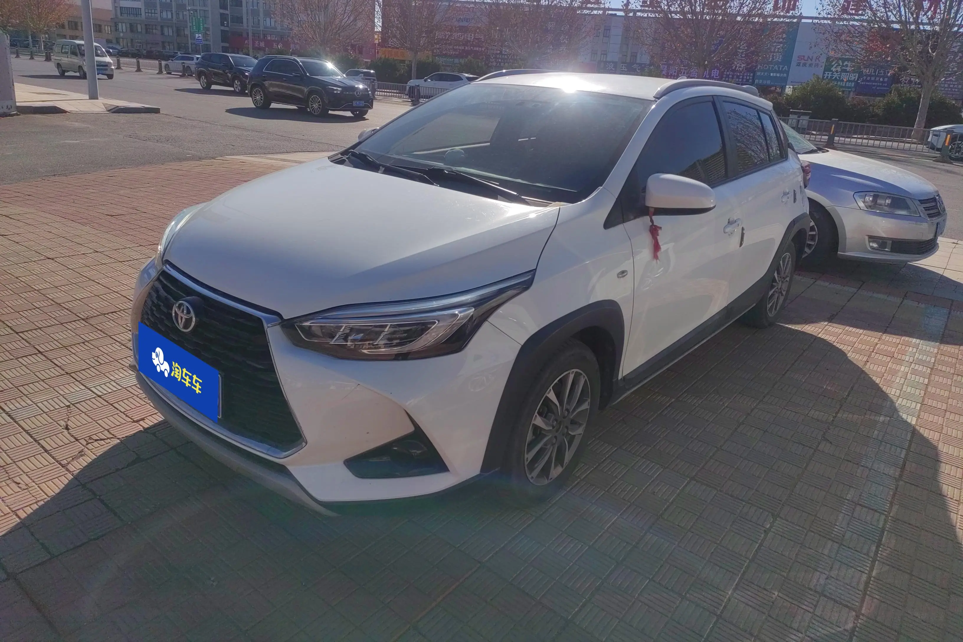 Toyota Yaris L  из Китая