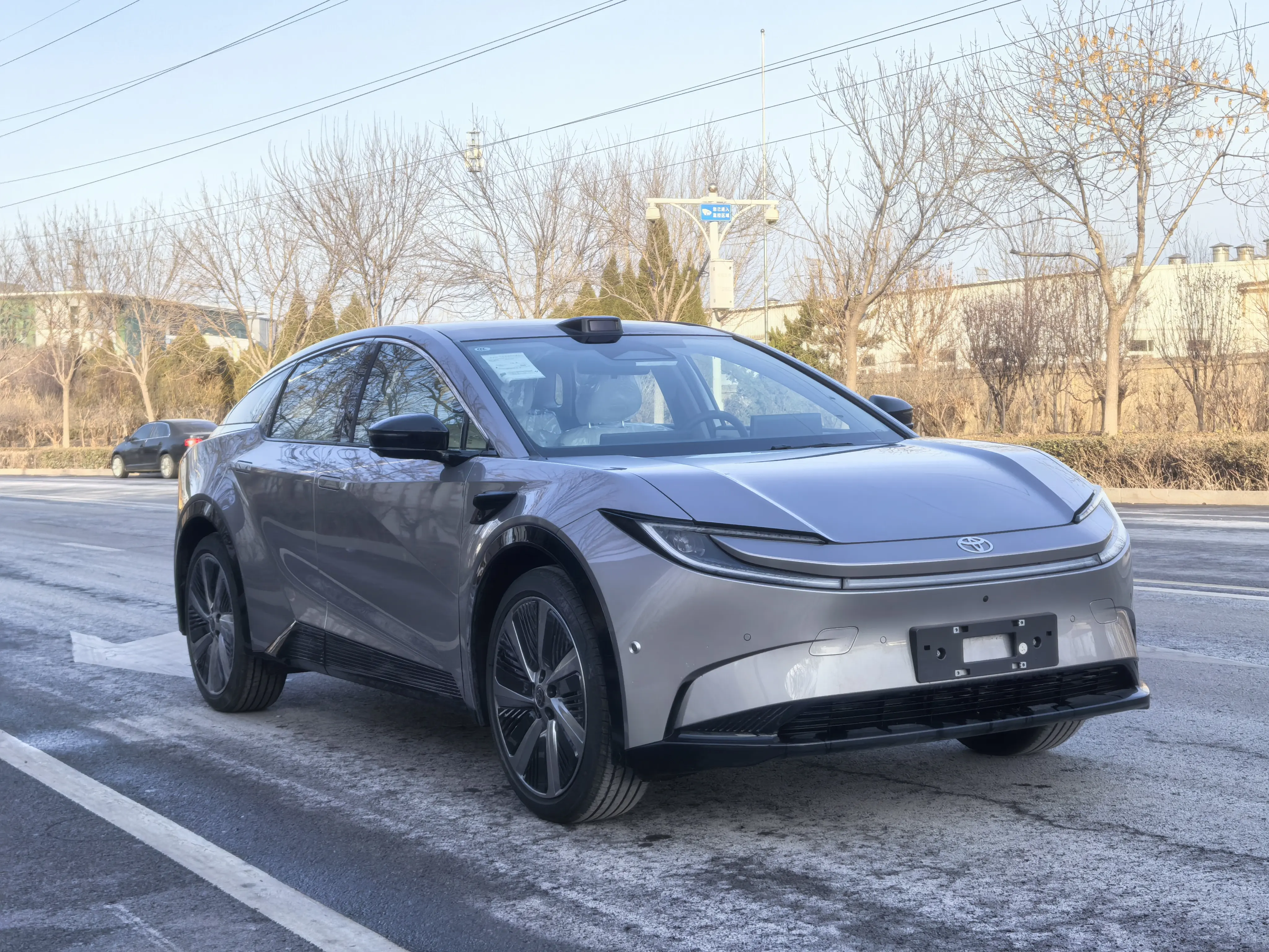 Toyota bZ5  из Китая