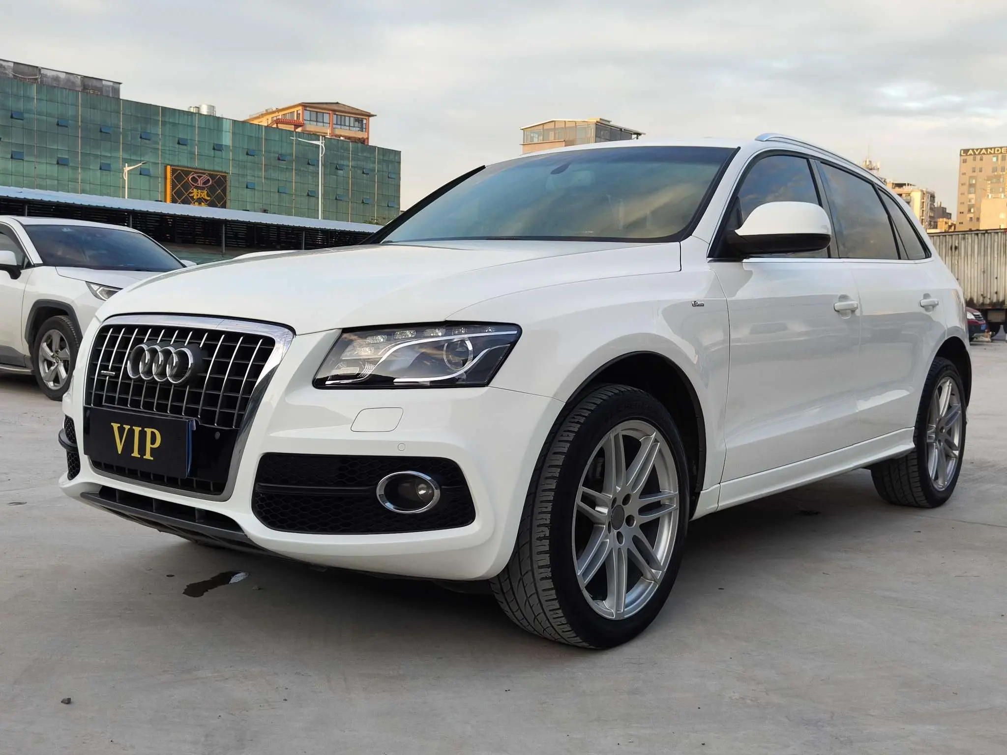 Audi Q5  из Китая