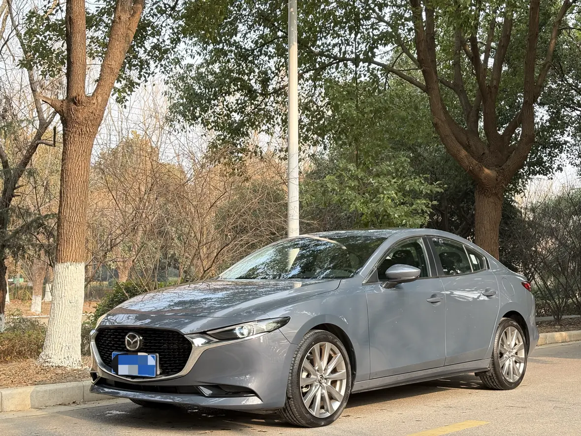 Mazda Axela (Mazda3)  из Китая