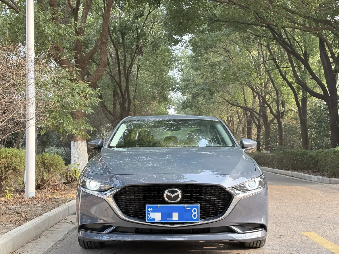 Mazda Axela (Mazda3)  из Китая