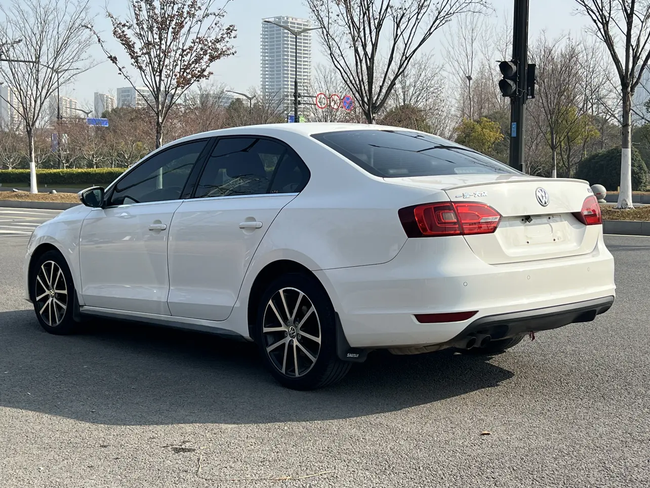 Volkswagen Sagitar  из Китая