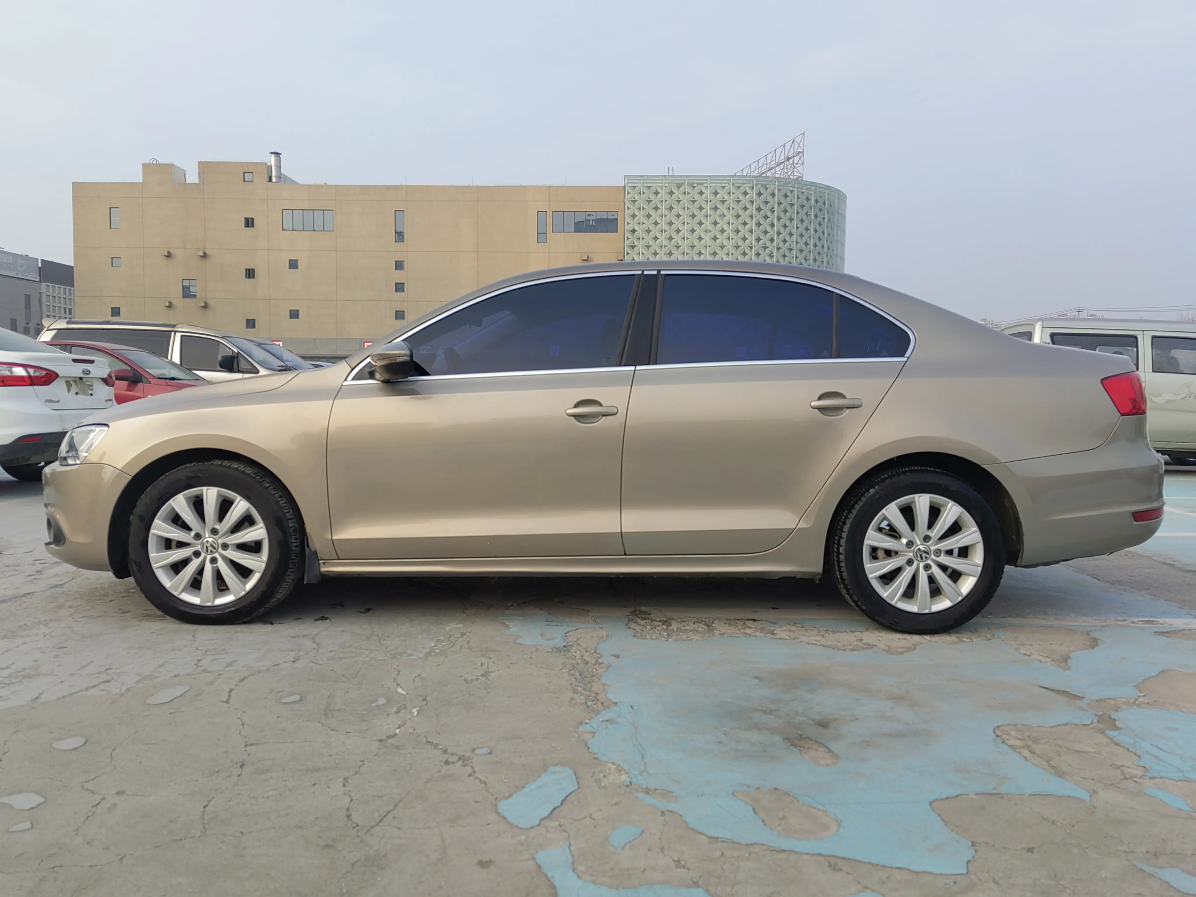 Volkswagen Sagitar  из Китая