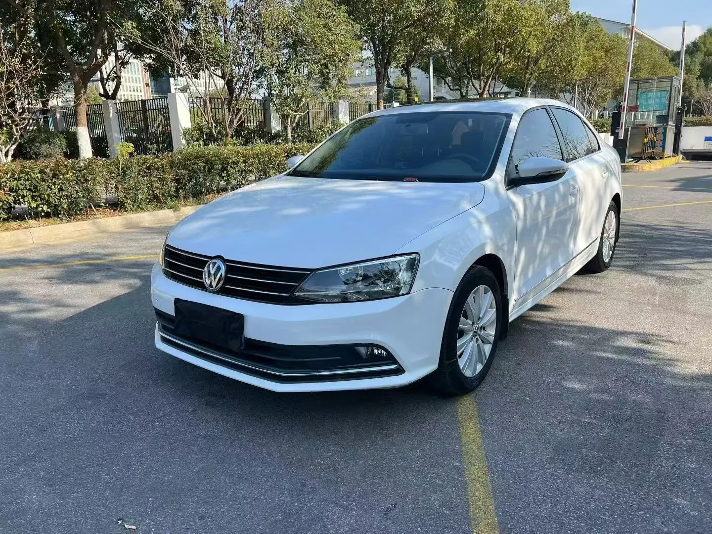 Volkswagen Sagitar  из Китая