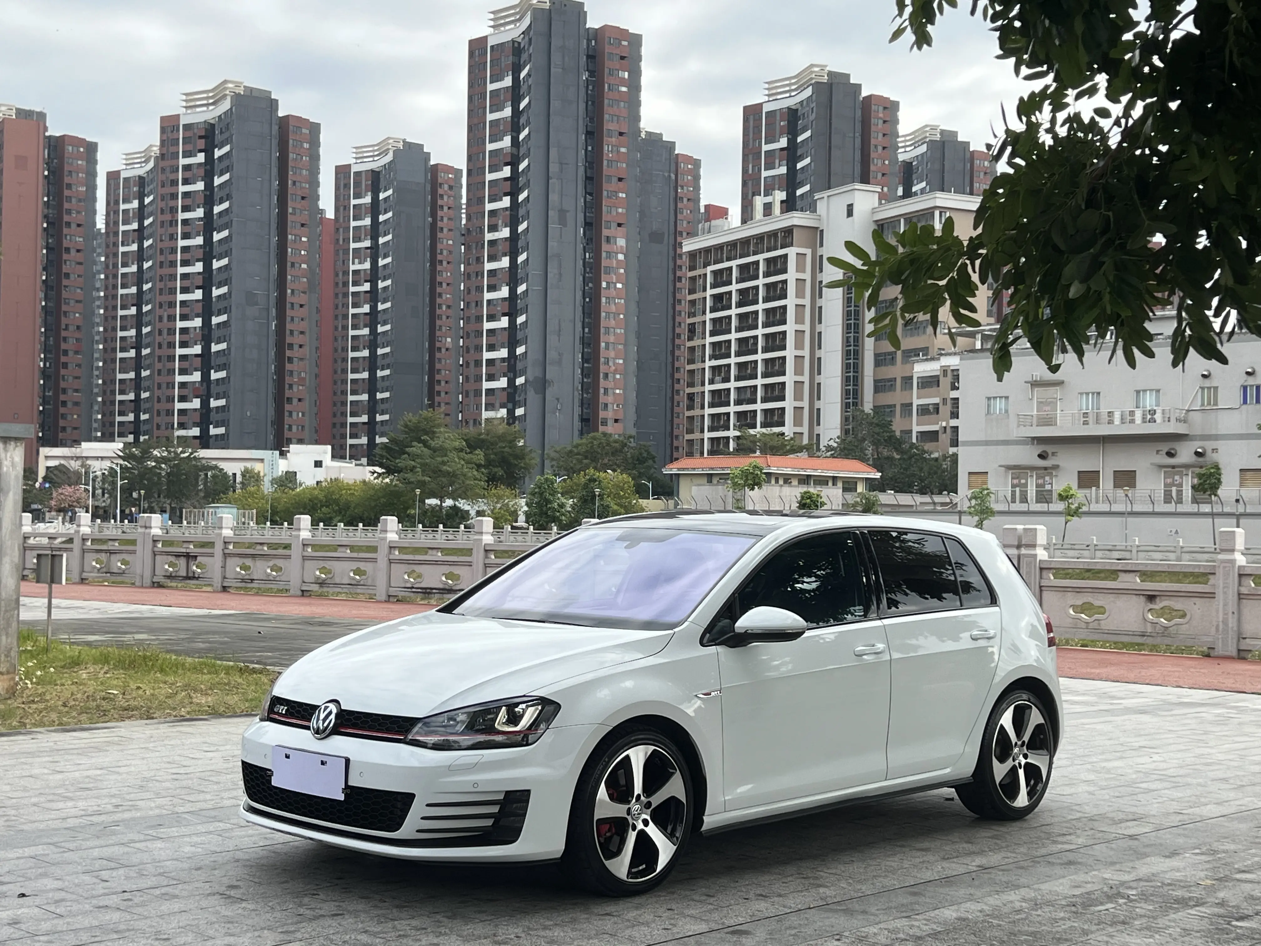 Volkswagen Golf GTI  из Китая