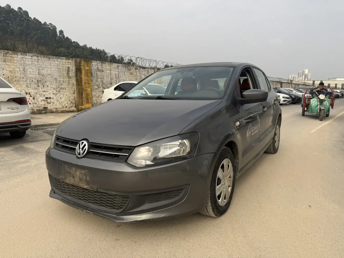 Volkswagen Polo  из Китая
