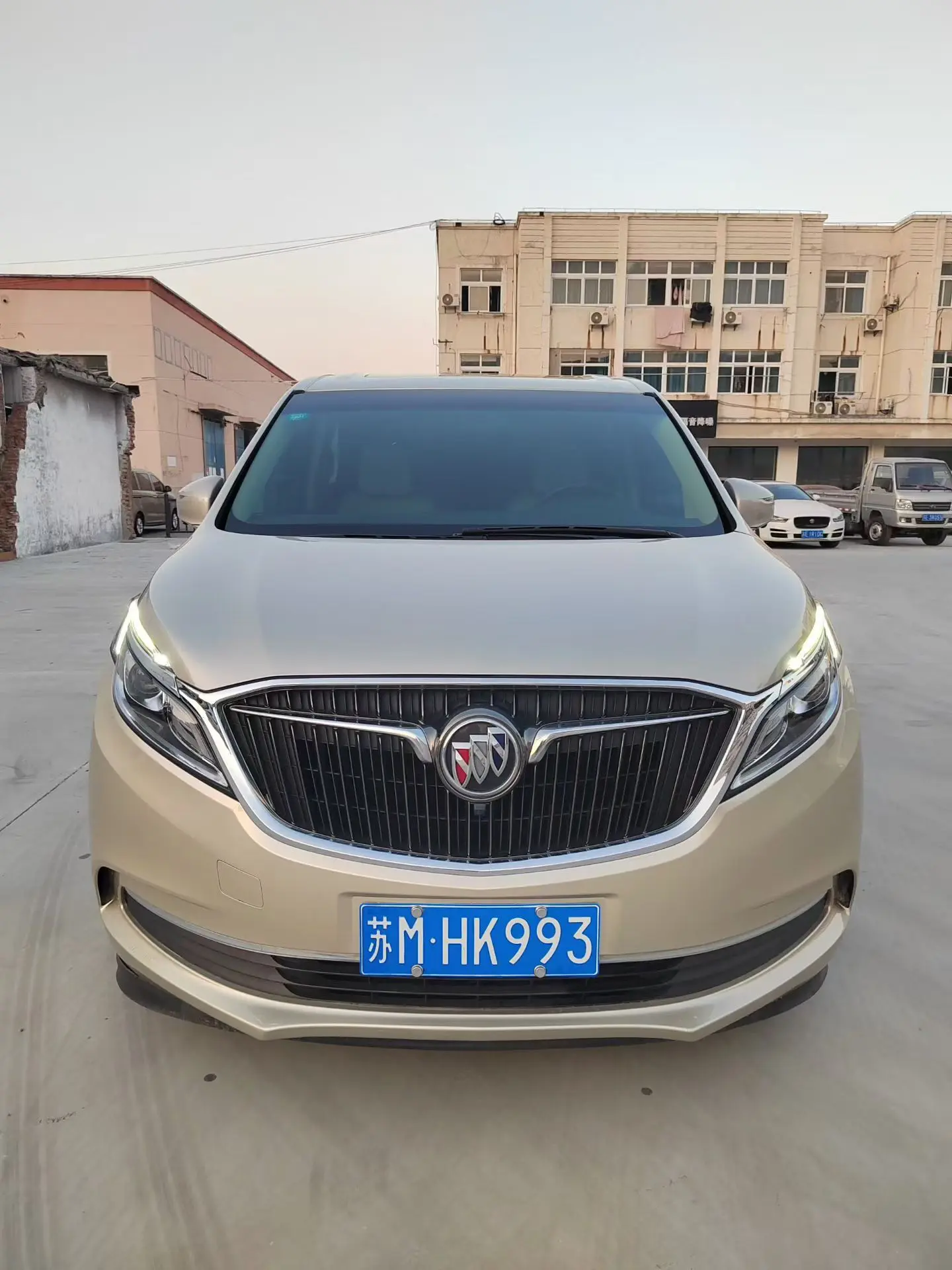 Buick GL8  из Китая