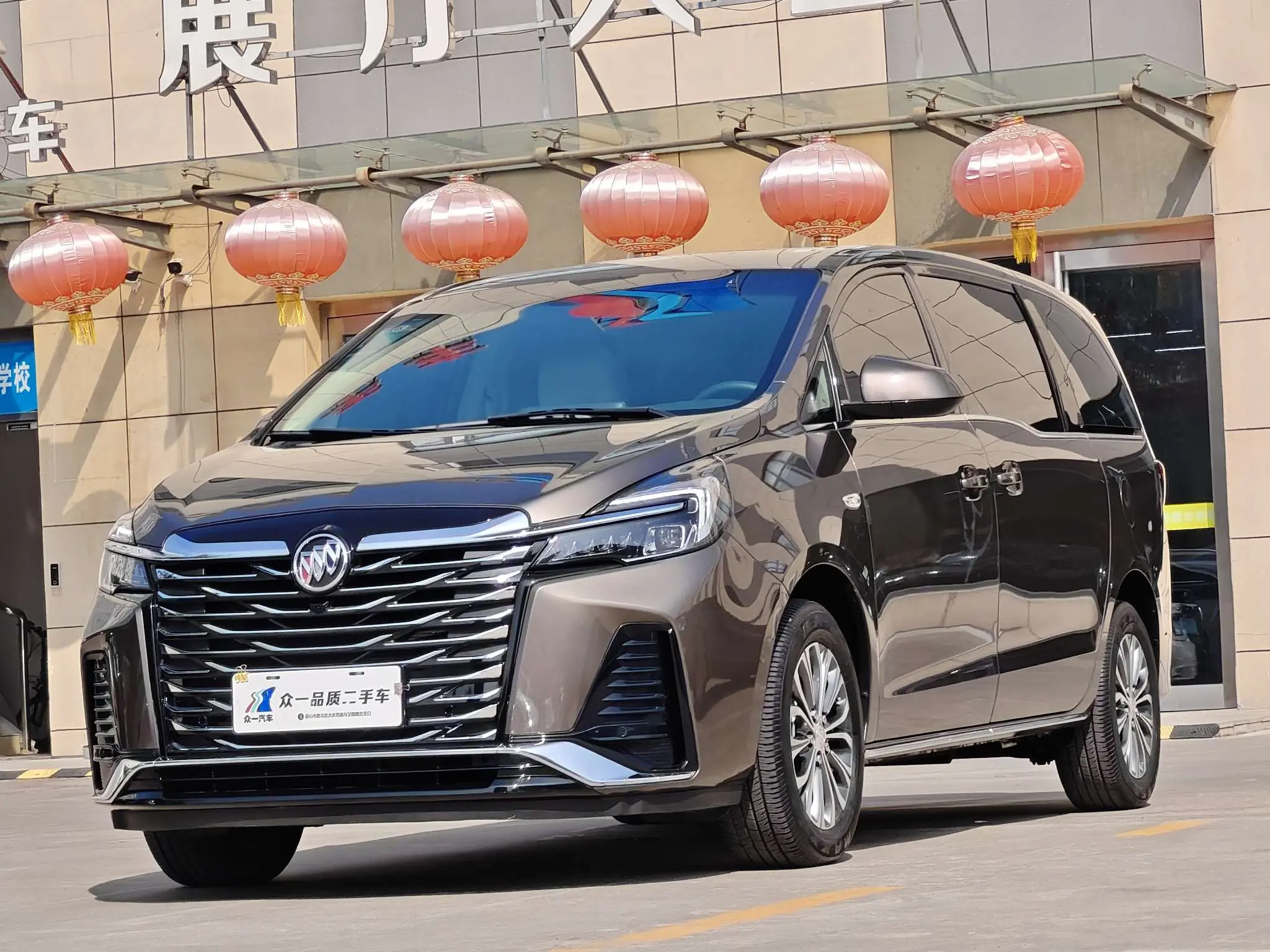 Buick GL8  из Китая