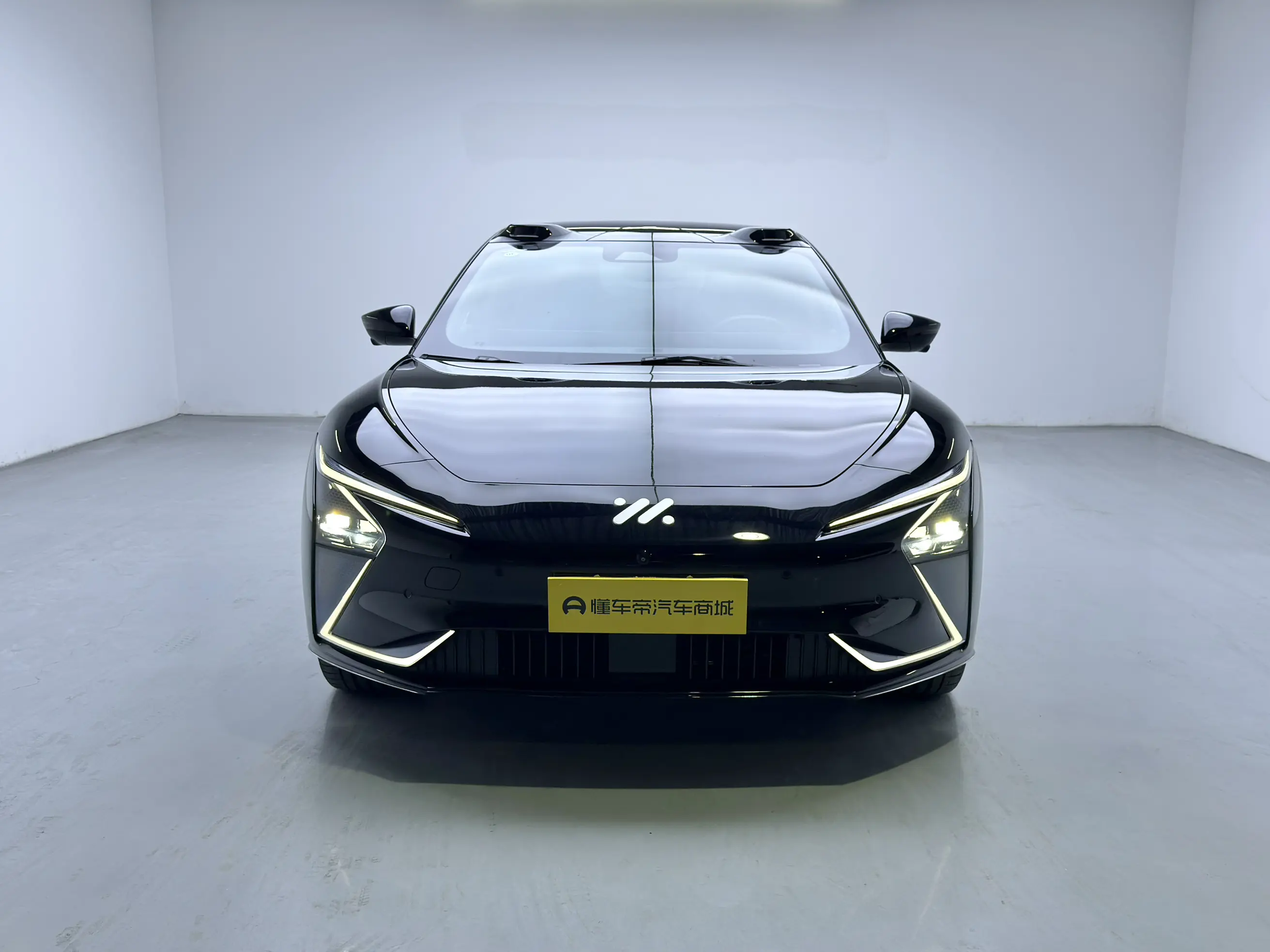 Zhiji L7  из Китая