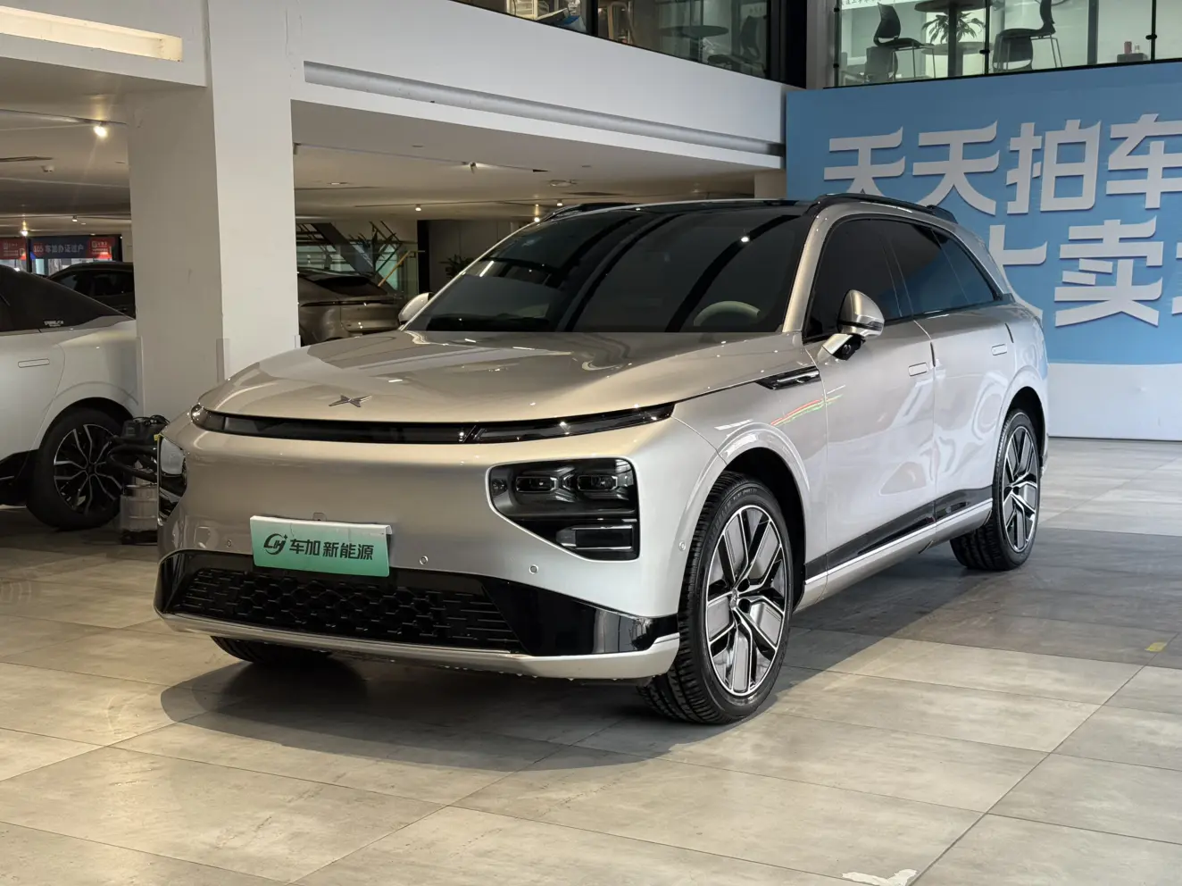 Xpeng G9  из Китая