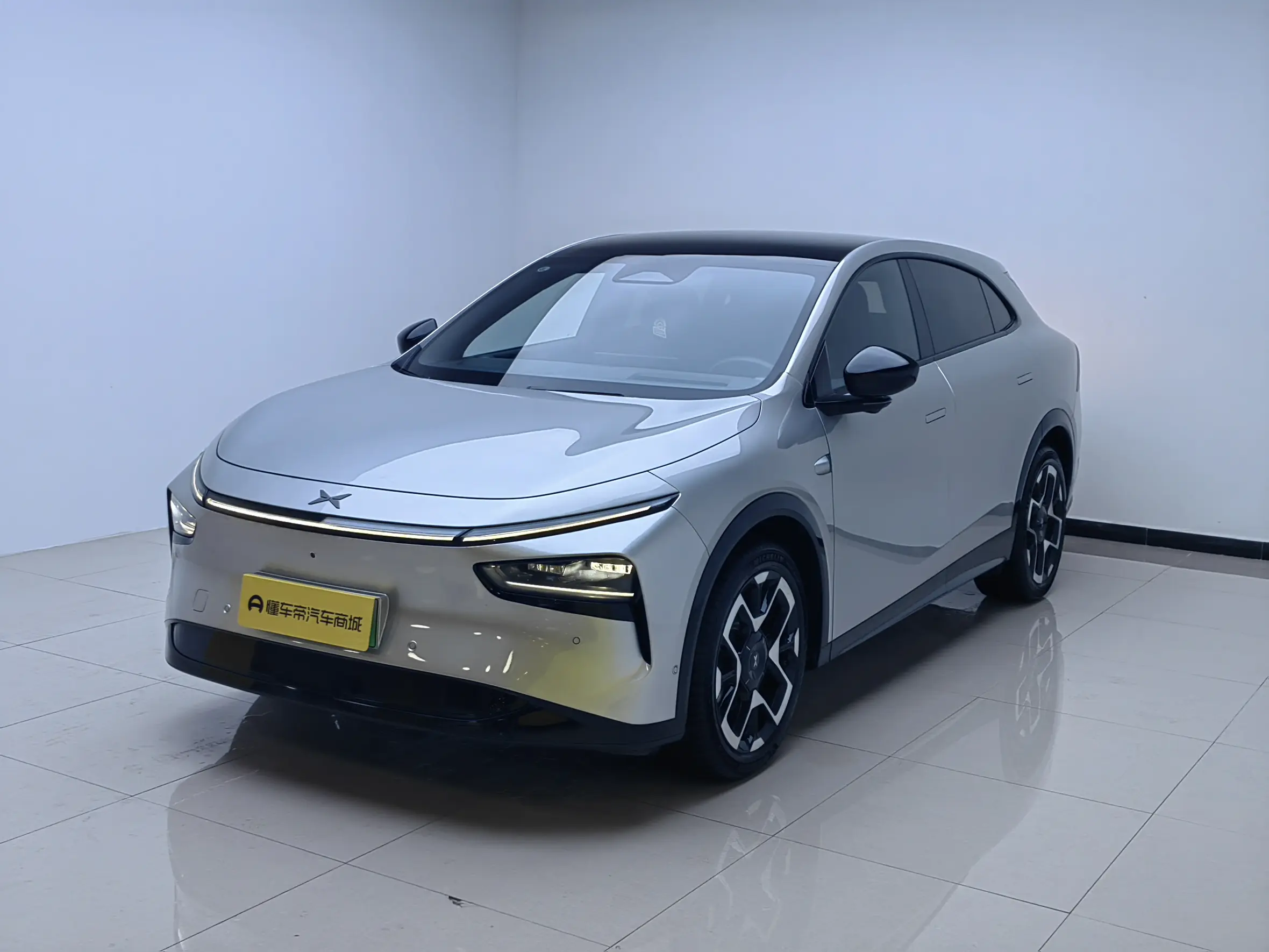 Xpeng G7  из Китая