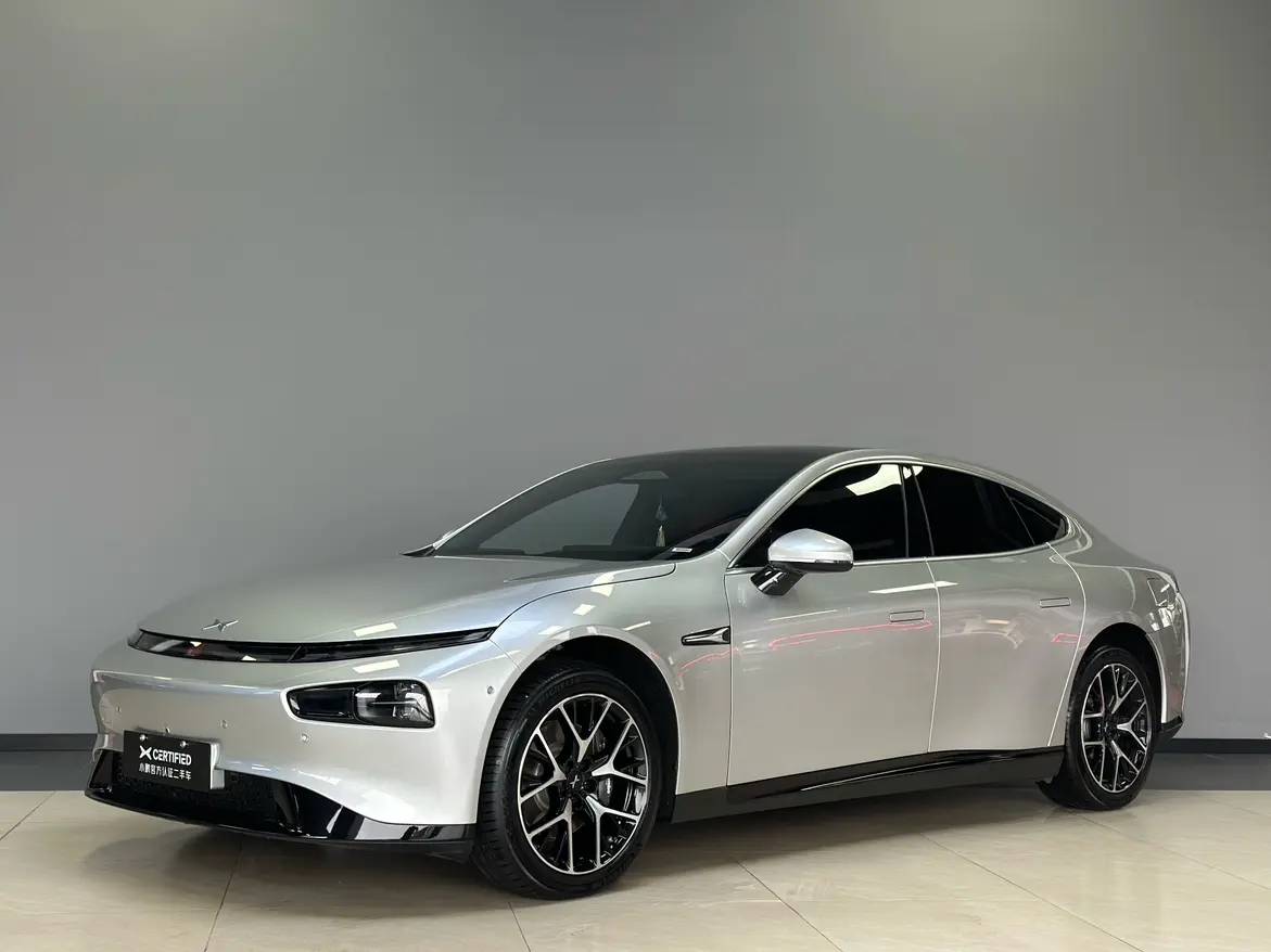 Xpeng P7  из Китая