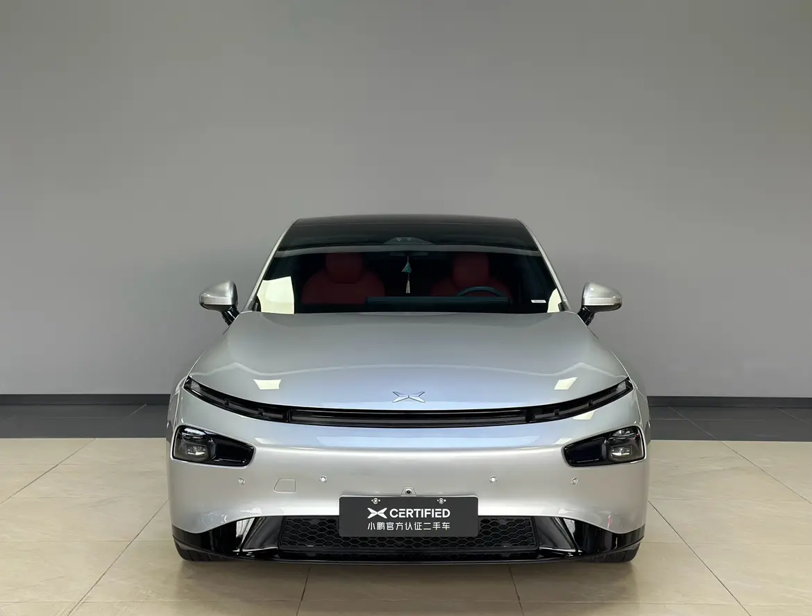 Xpeng P7  из Китая