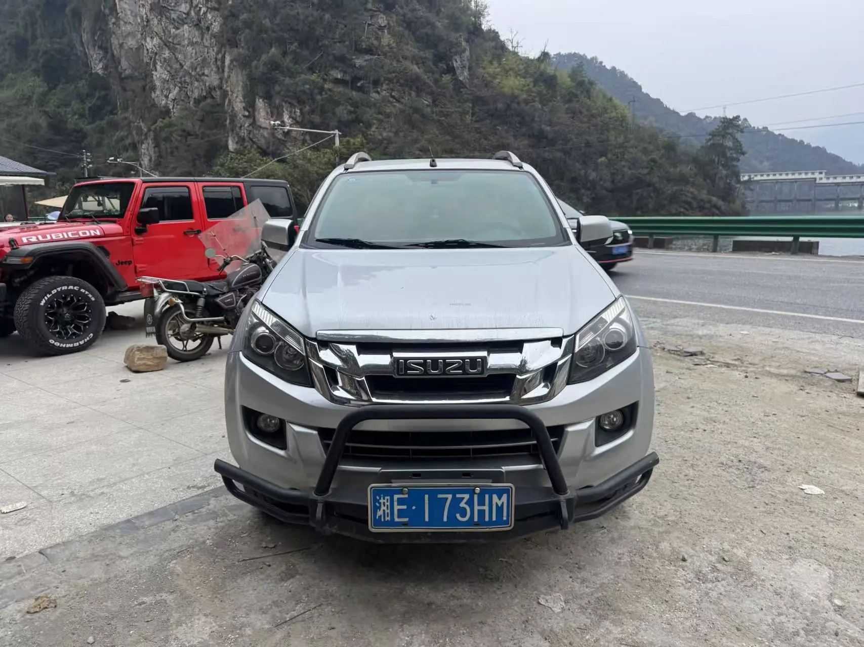 Isuzu Suzutaku  из Китая