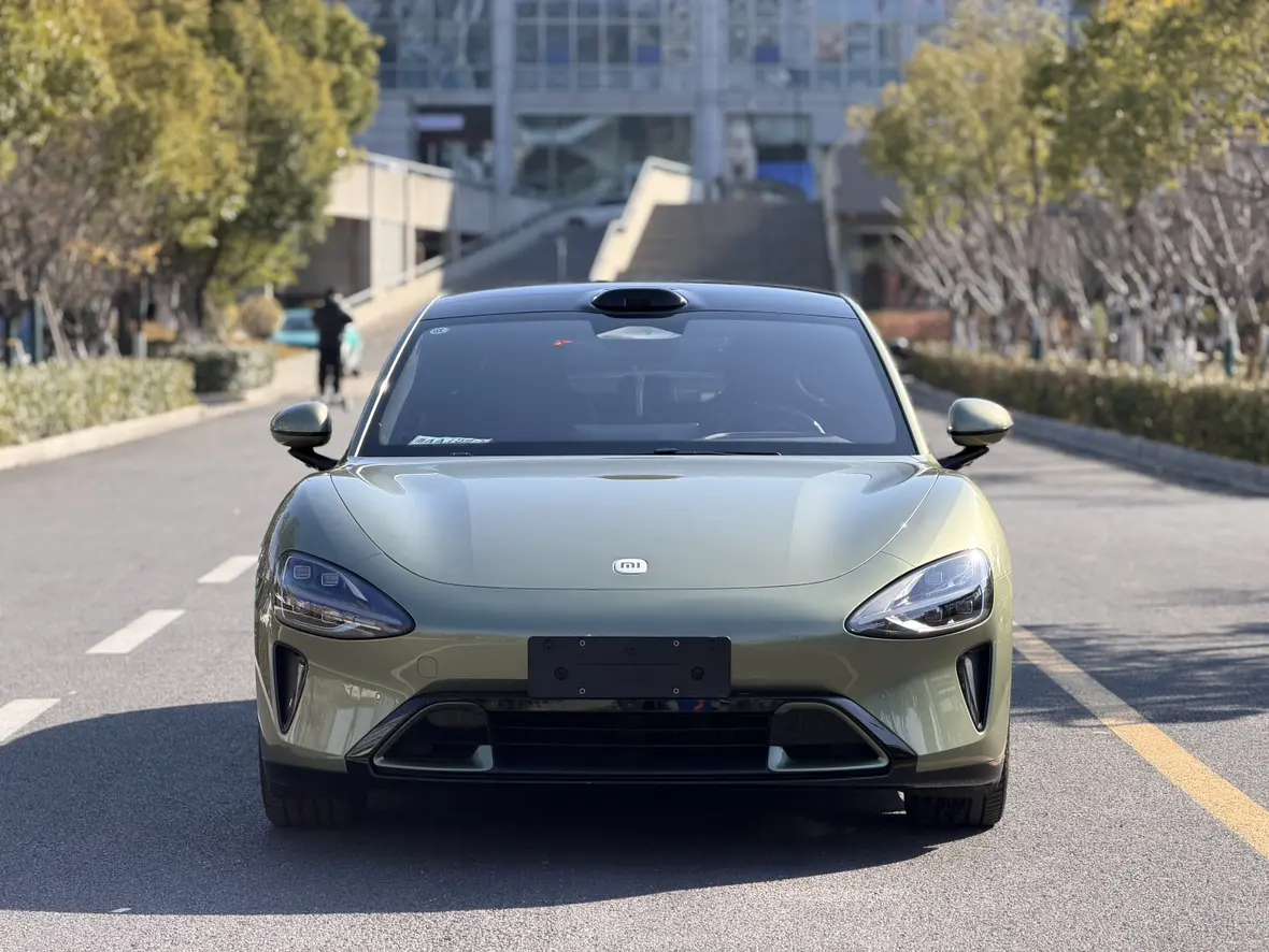 Xiaomi car Xiaomi SU7  из Китая