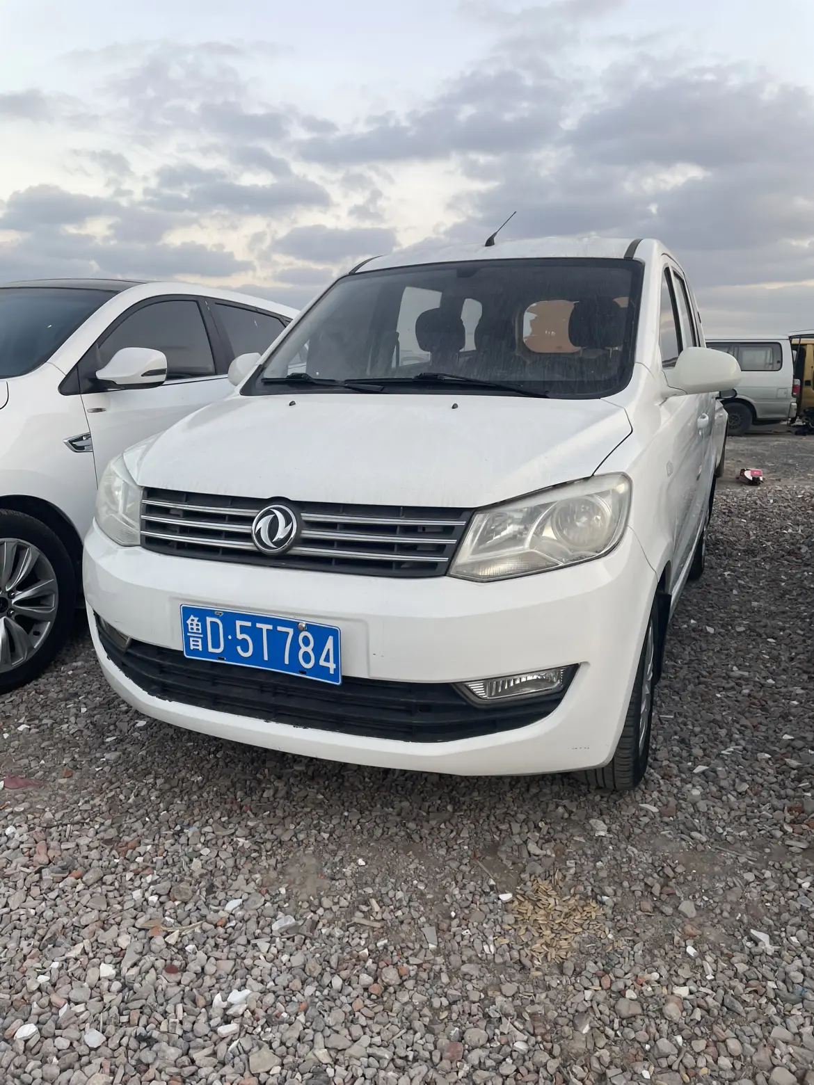 Dongfeng Fengon 330  из Китая