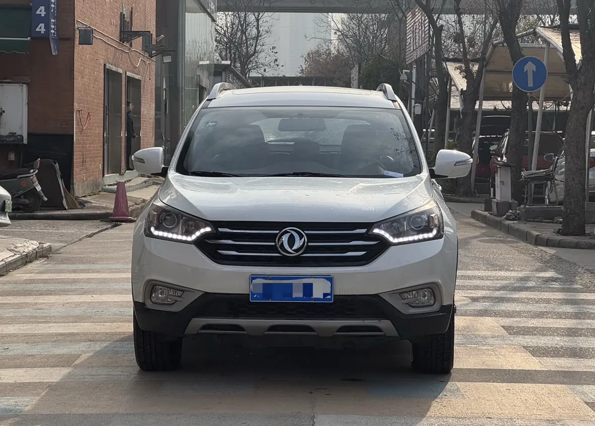 Dongfeng Fengshen AX7  из Китая