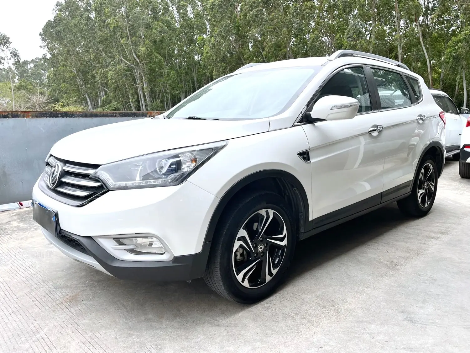 Dongfeng Fengshen AX7  из Китая