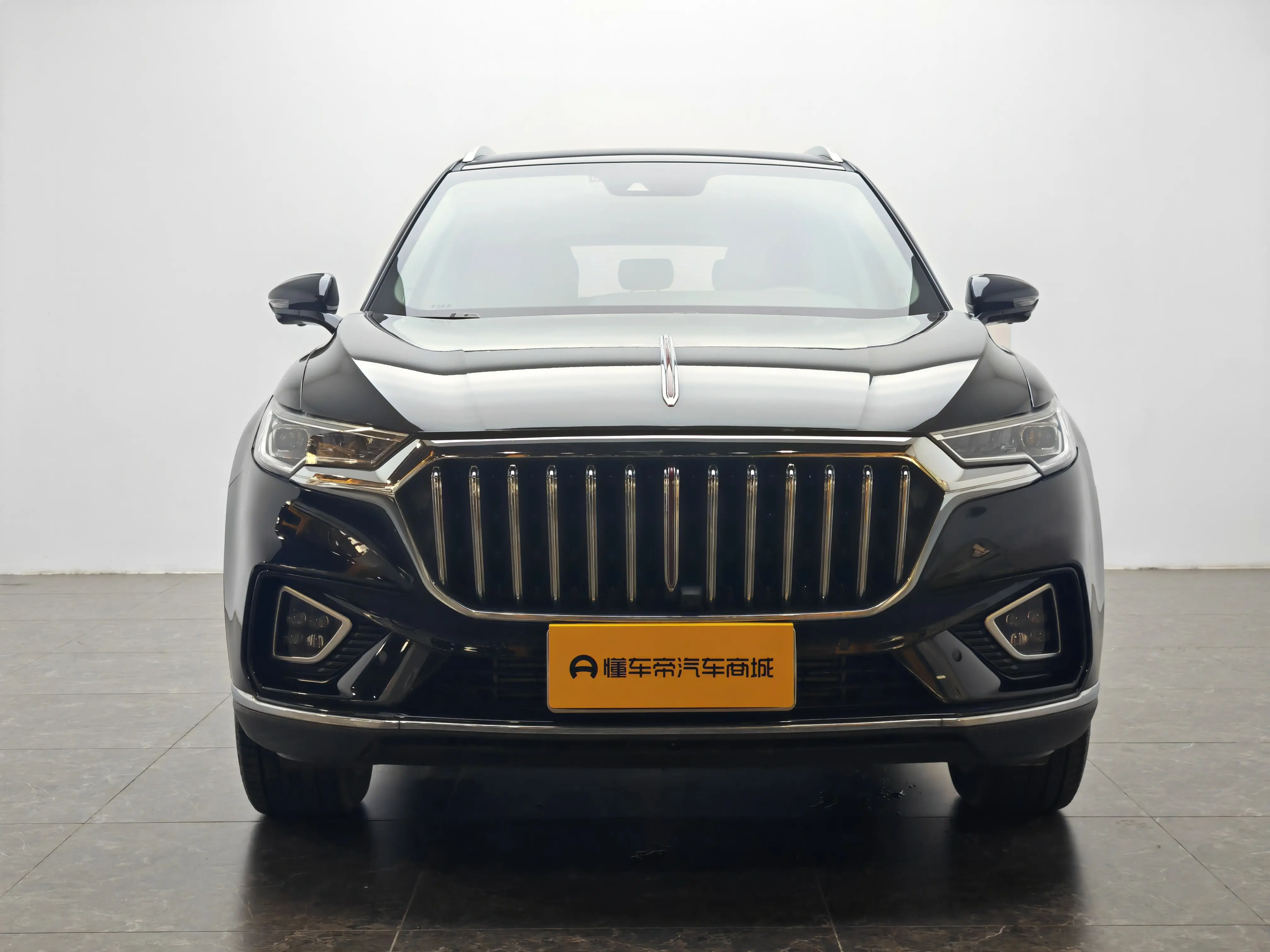 Hongqi HS5  из Китая