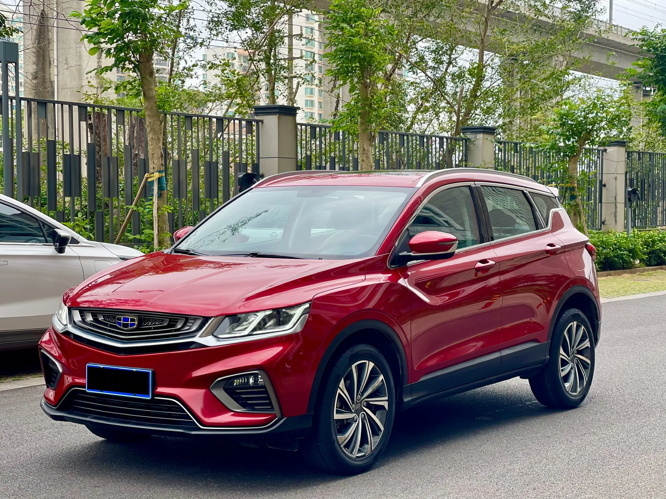 Geely Coolray SX11 (Binyue)  из Китая