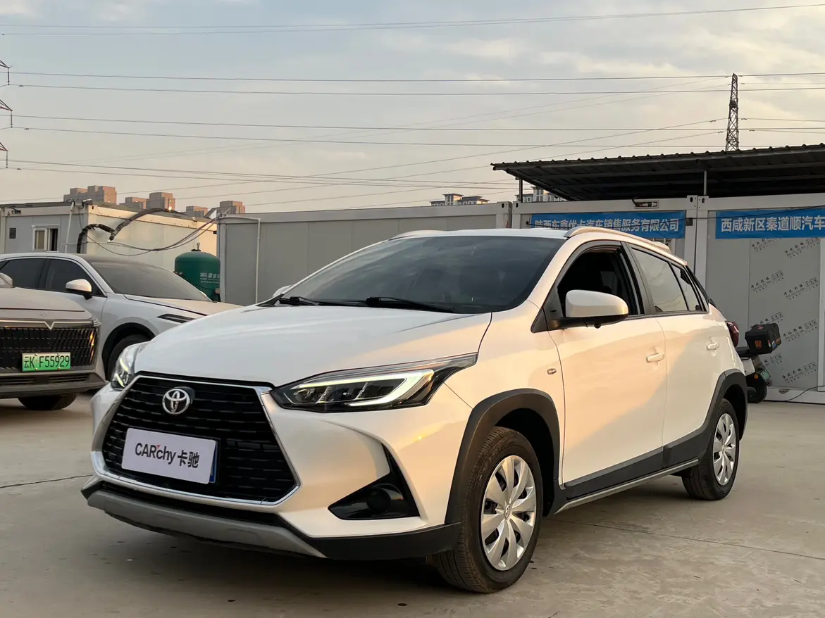 Toyota Yaris L  из Китая