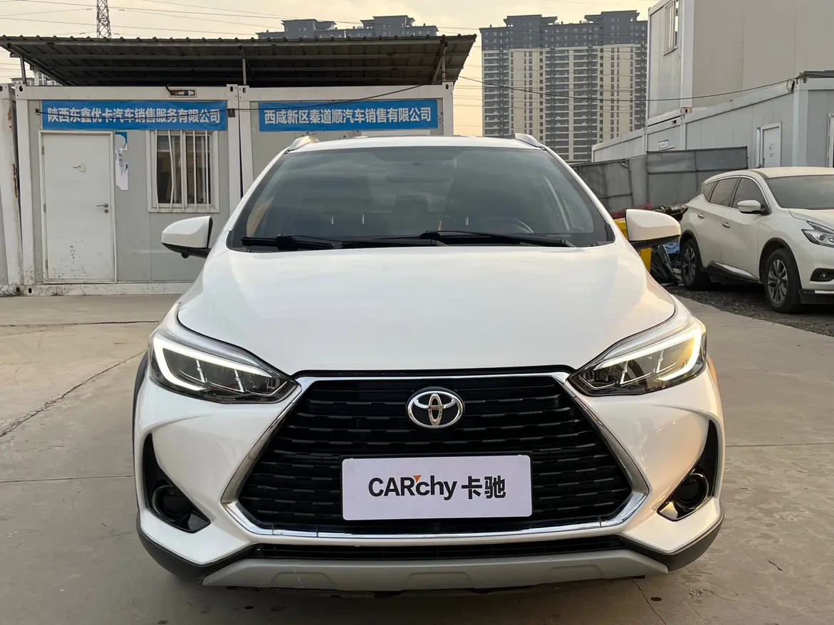 Toyota Yaris L  из Китая