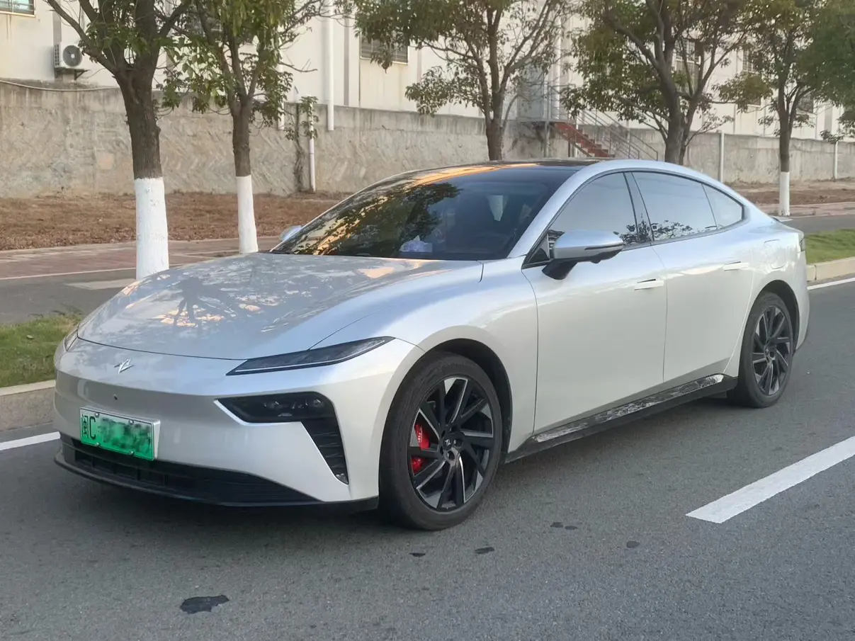 Dongfeng Eπ007  из Китая