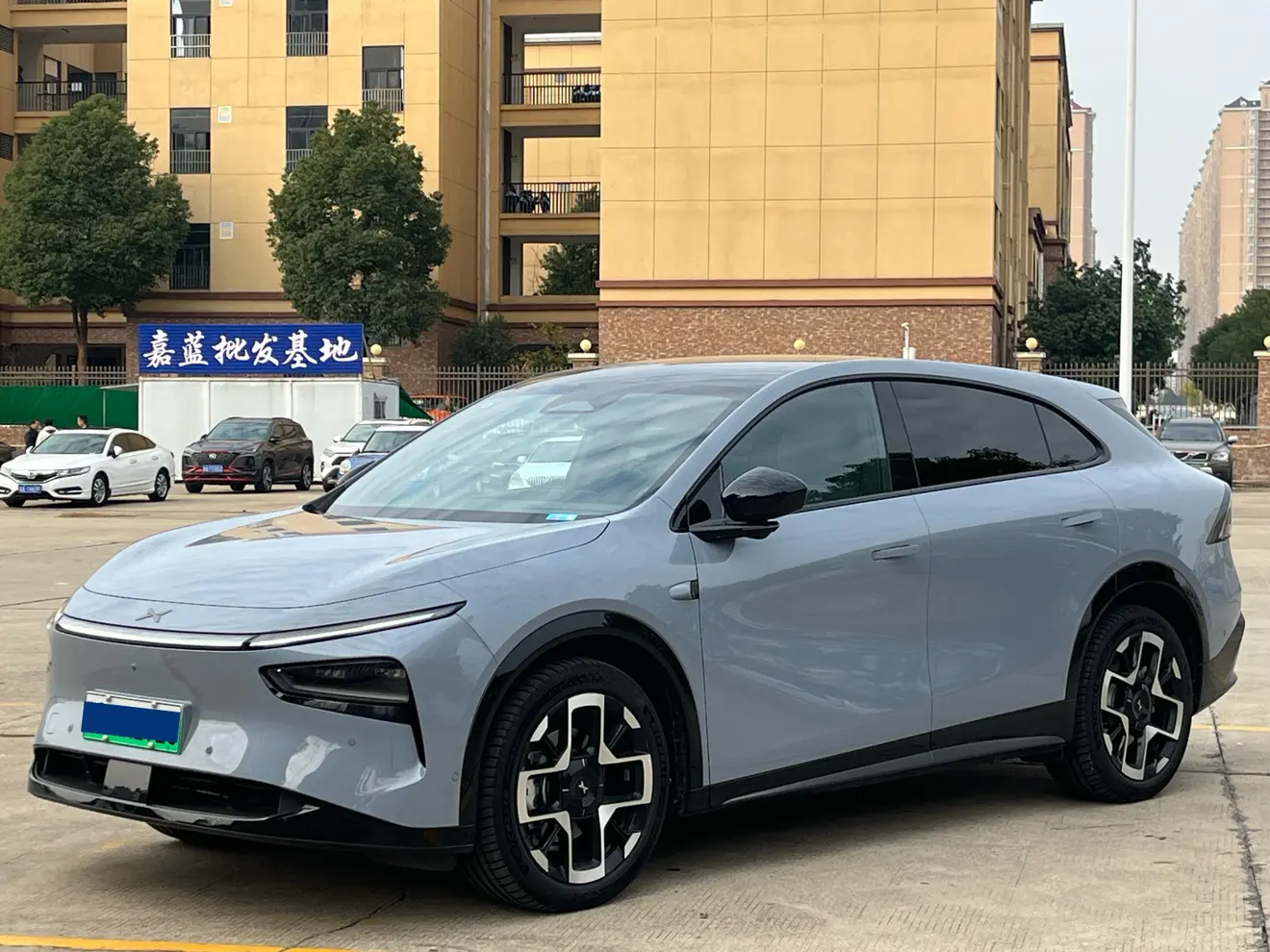 Xpeng G7  из Китая